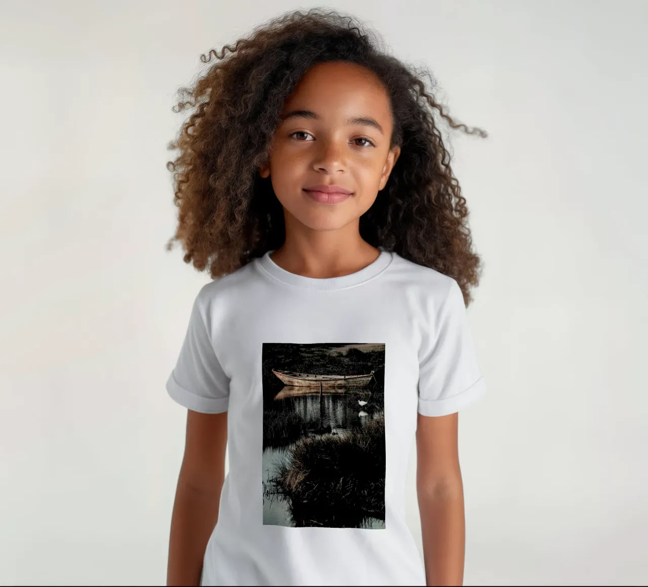 Solitude t-shirt bambini da Ingrid Beddoes