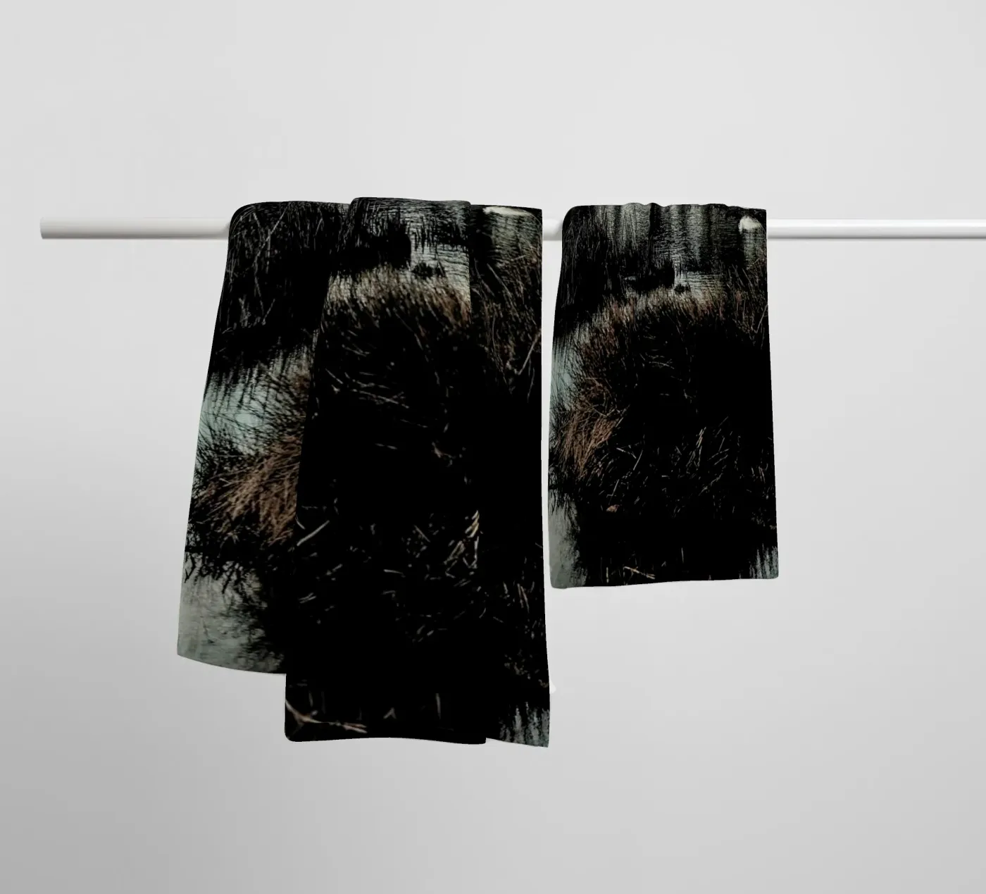 Solitude Handtuch von Ingrid Beddoes