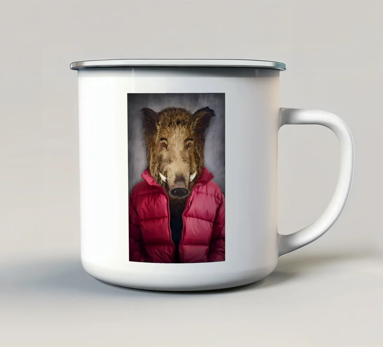 Cinghiale vestito tazza in smalto da Delaplane