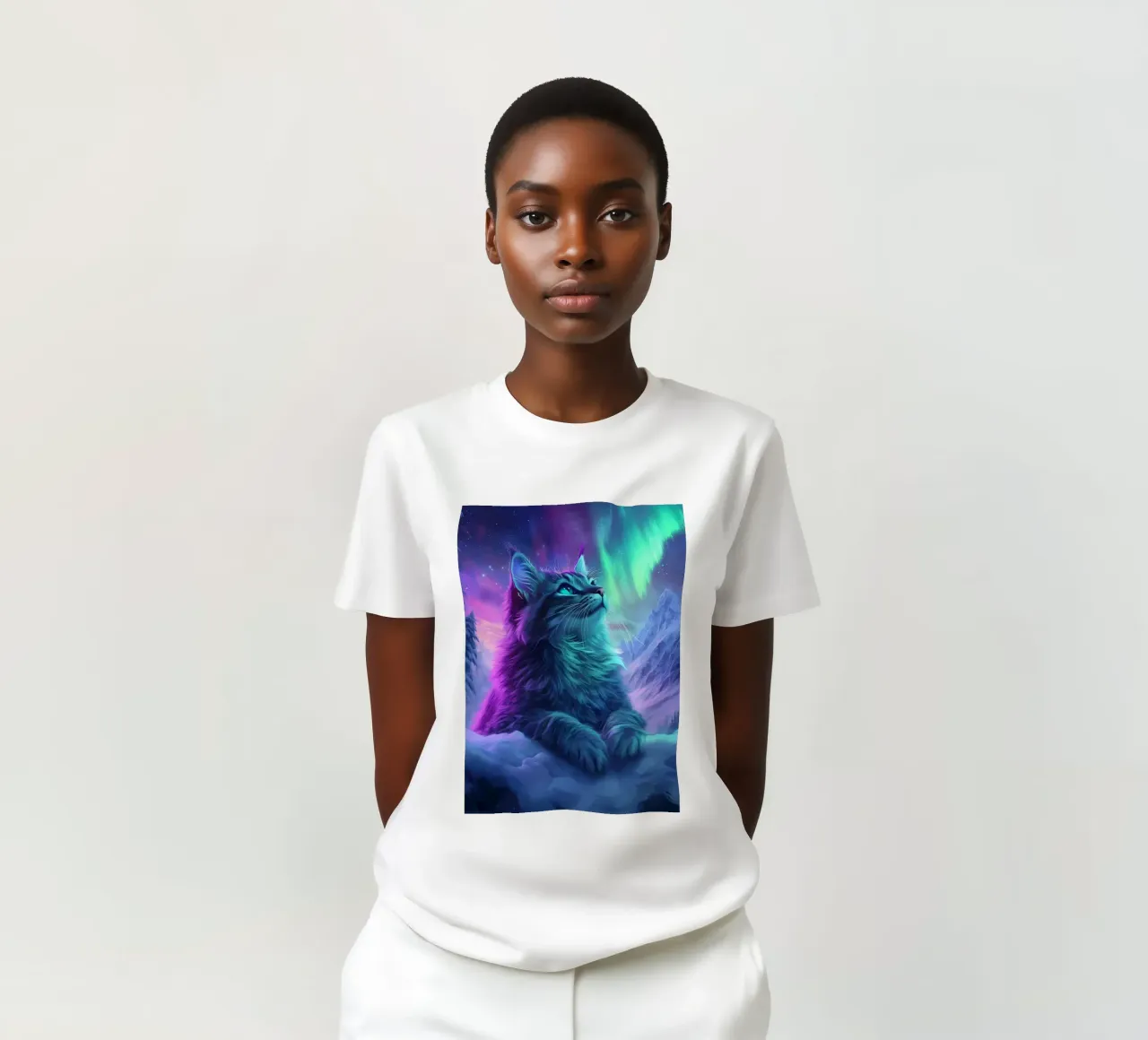 Gatto dell'aurora boreale t-shirt da Ginnery