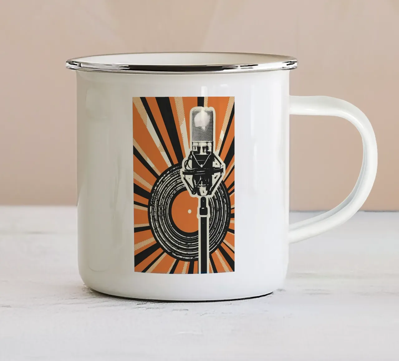 Lecture d'un disque vinyle mug en émail de Mikesell
