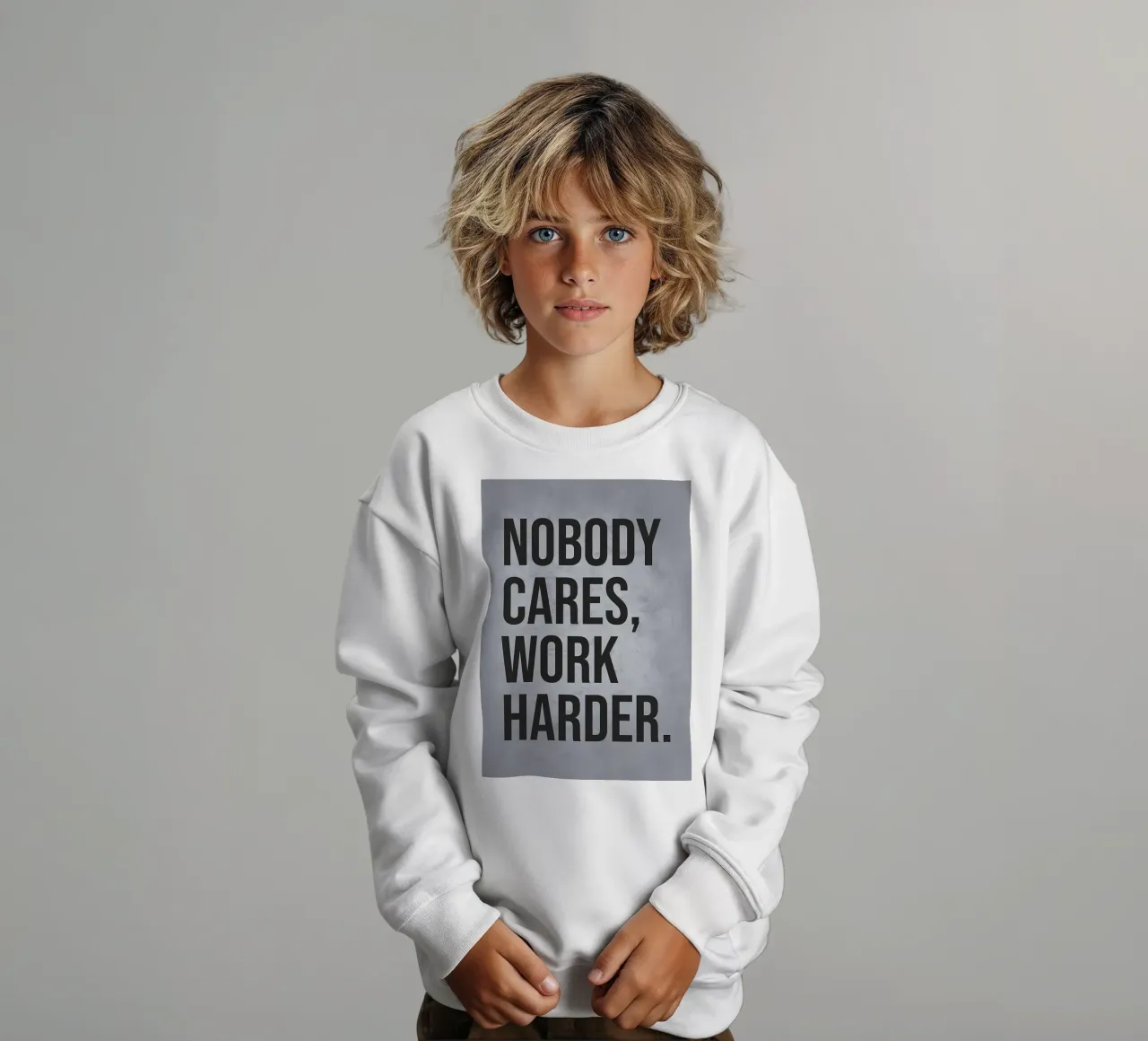 Non importa a nessuno, lavorate di più felpa bambino da Delaplane