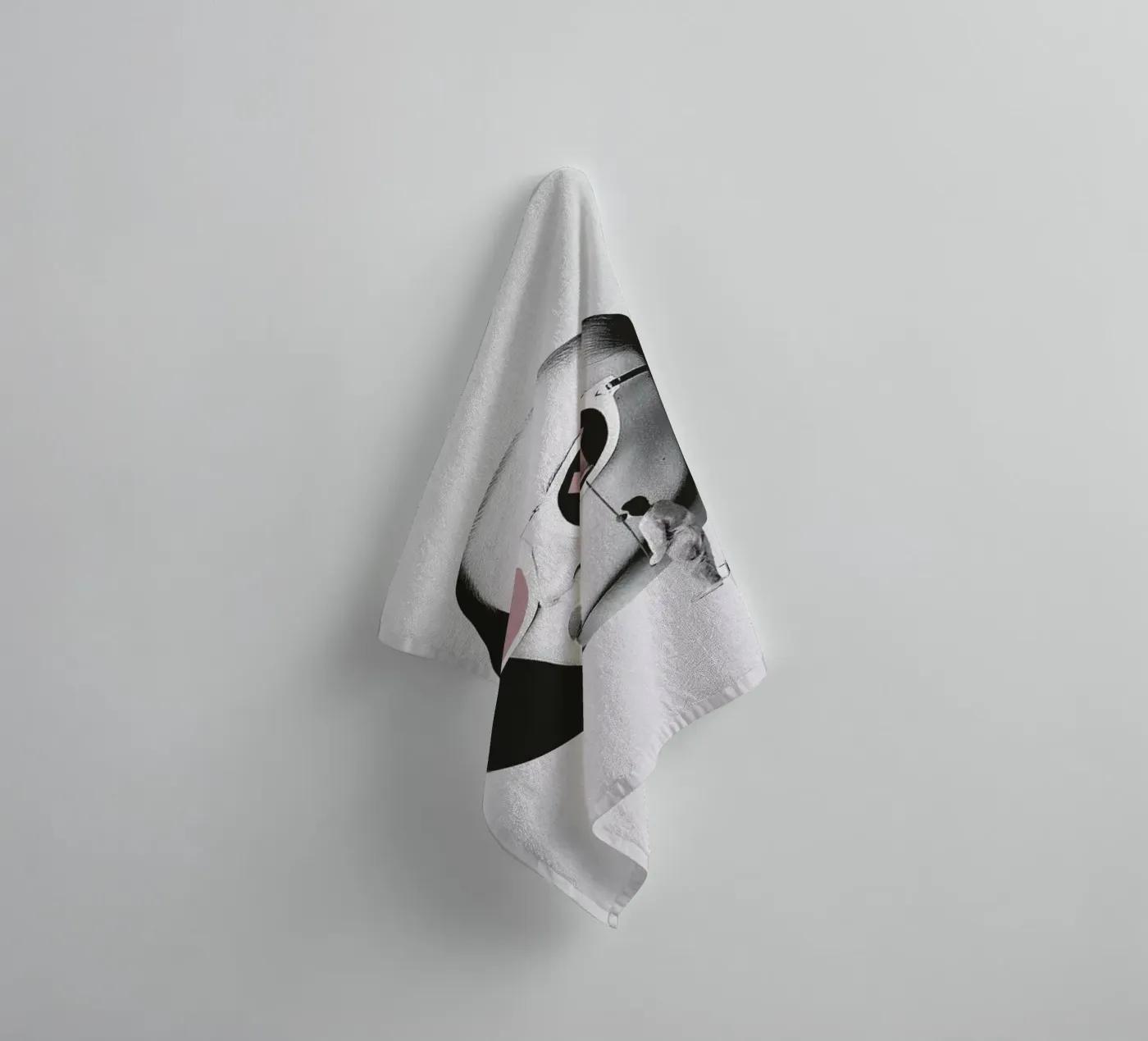 Another Perspective towel by Maarten Léon