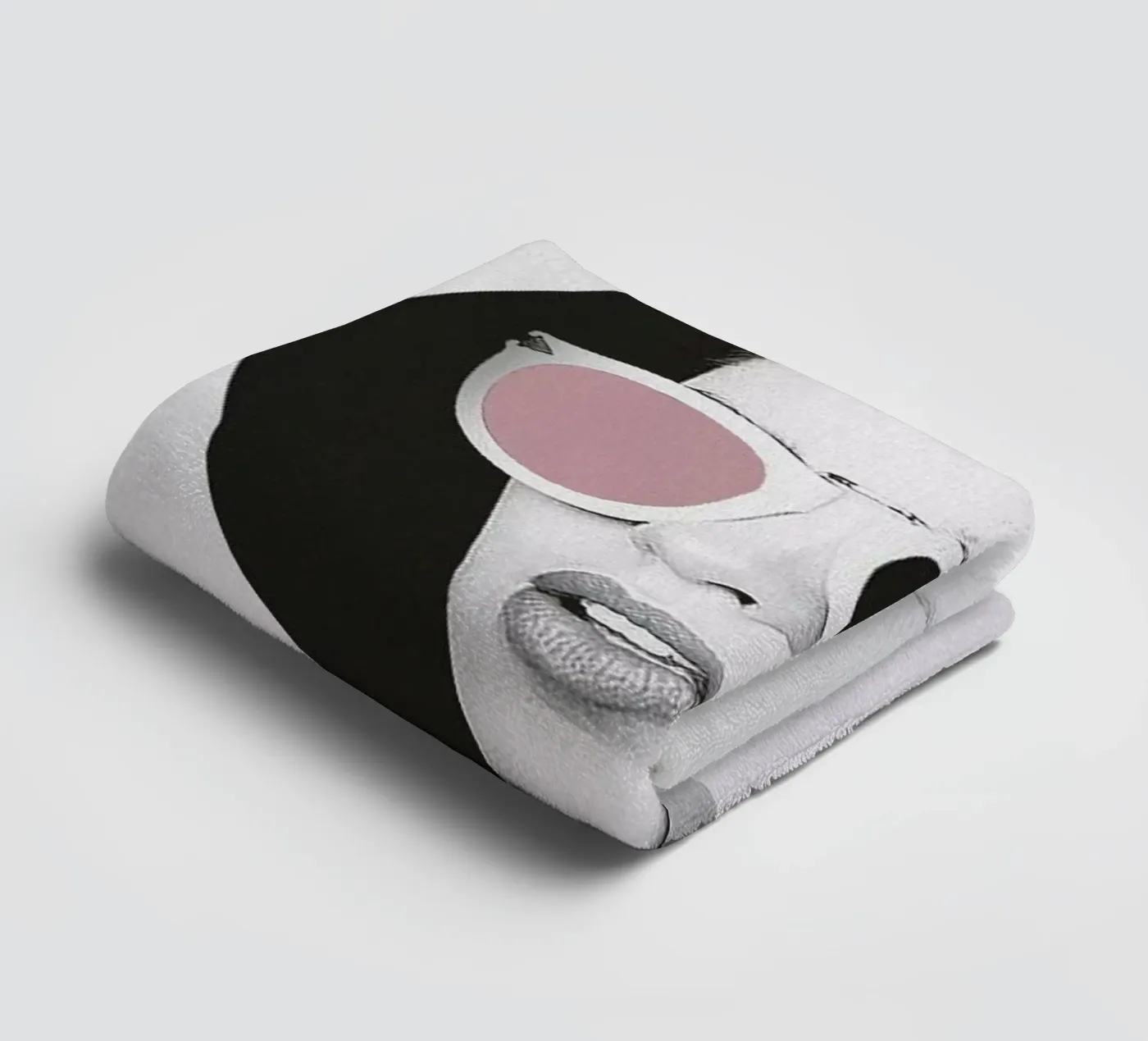 Another Perspective towel by Maarten Léon