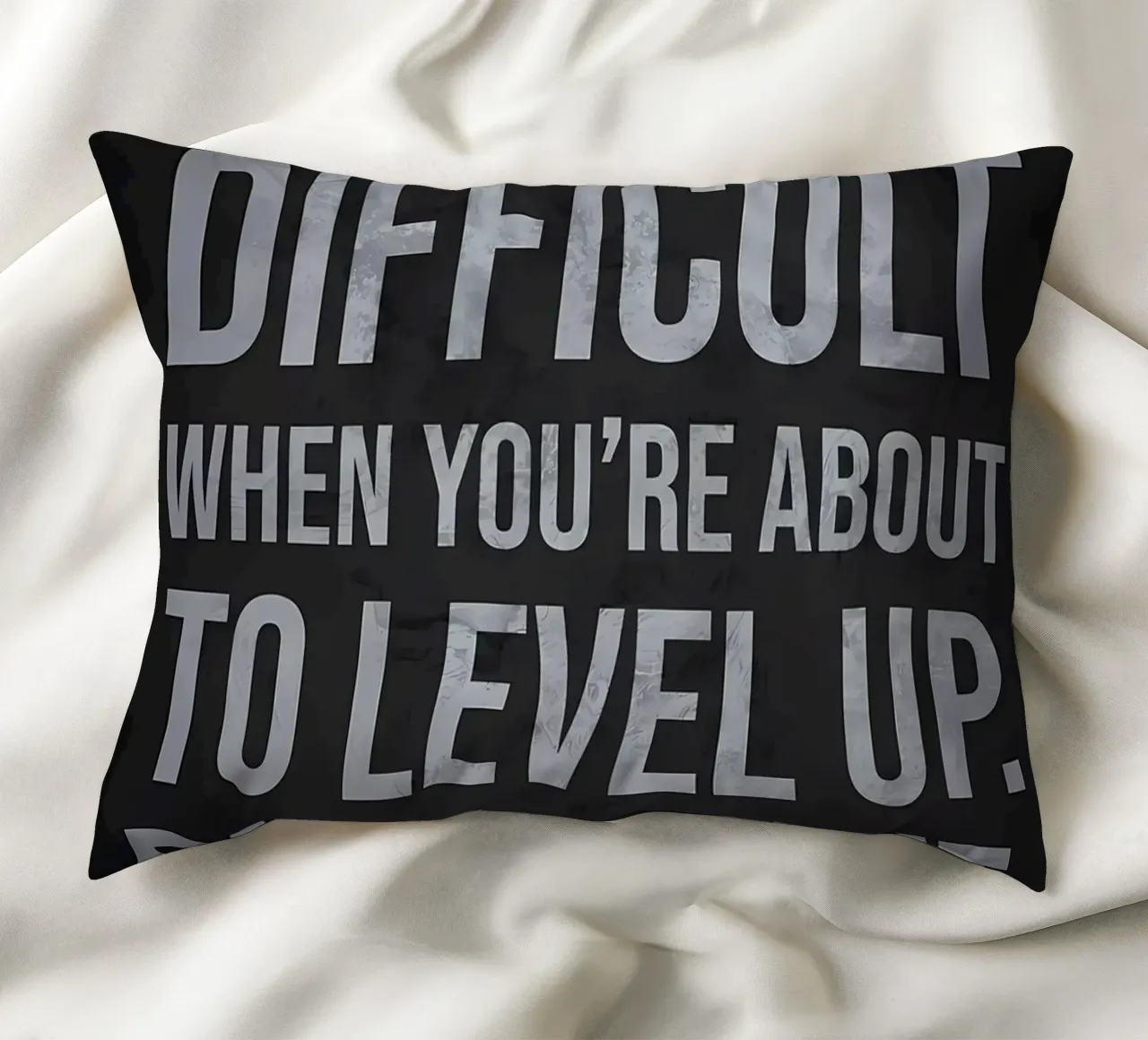 Motivazione per il Level Up Hustle cuscino da Delaplane