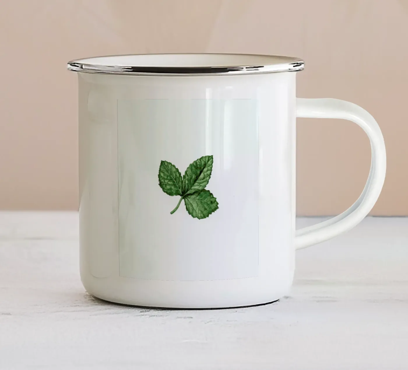 Strawberry Leaf tazza in smalto da Maria Vdovichenko