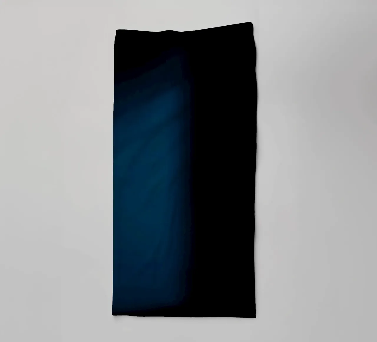 Uniek abstract blauw kleurverloop ontwerp perfecte woonkamer badhanddoek van DesignDoodle