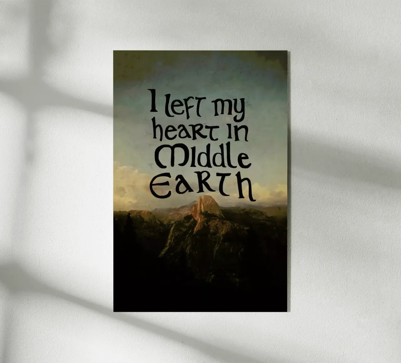 Middle Earth plexiglass da Leah Flores