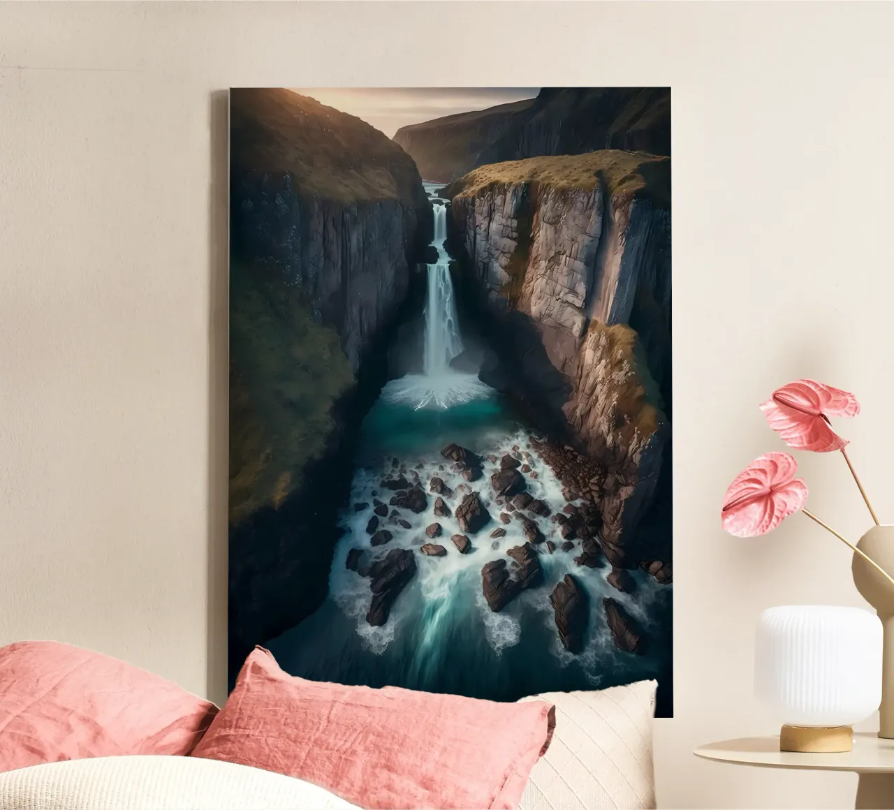 Wasserfall fließend Leinwand mit Schattenfugenrahmen von Mikesell