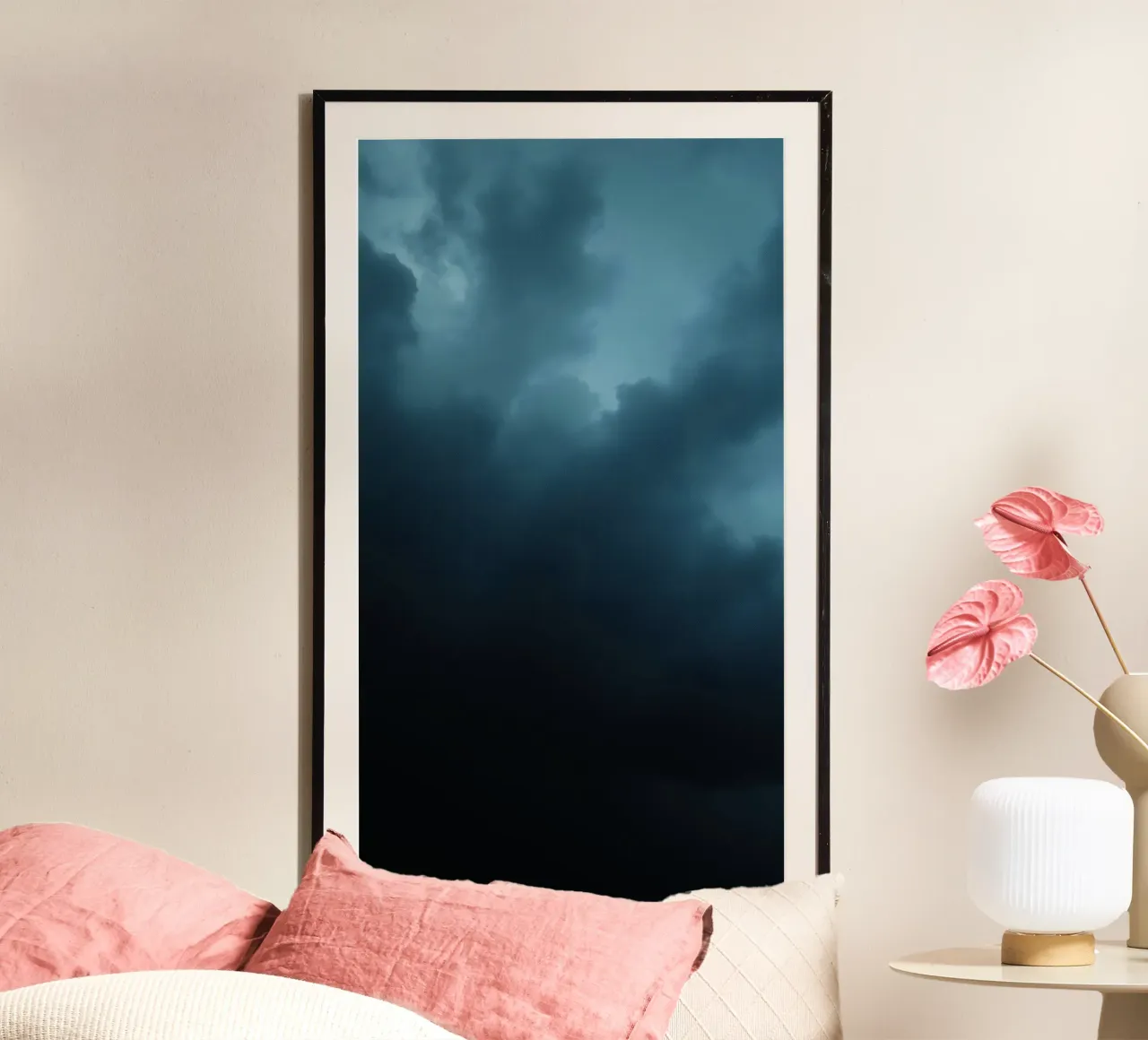 Nuvole scure e tempestose si addensano in un cielo crepuscolare carta hahnemühle da DesignDoodle