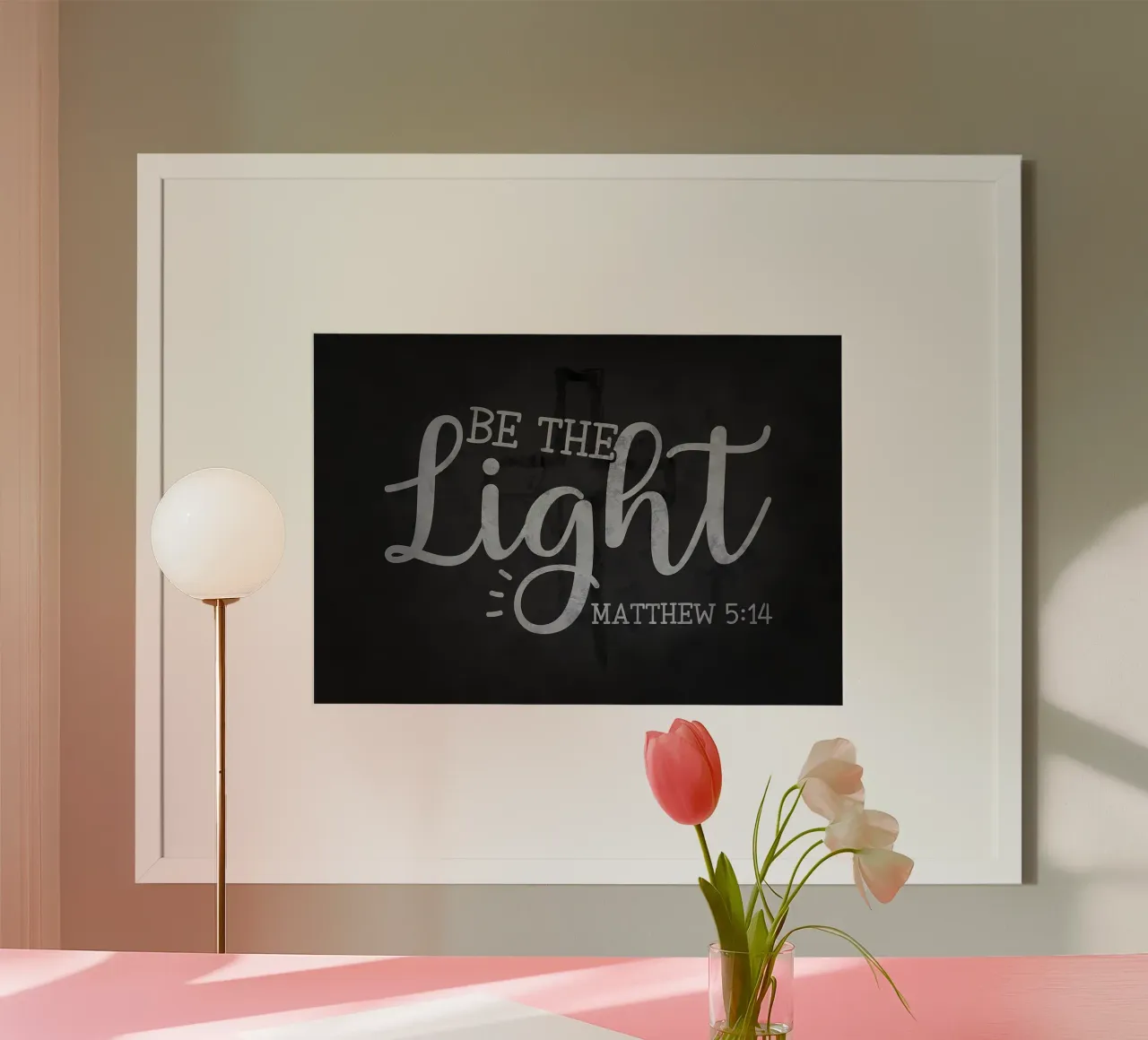 Sii la luce poster con telaio in alluminio da Delaplane