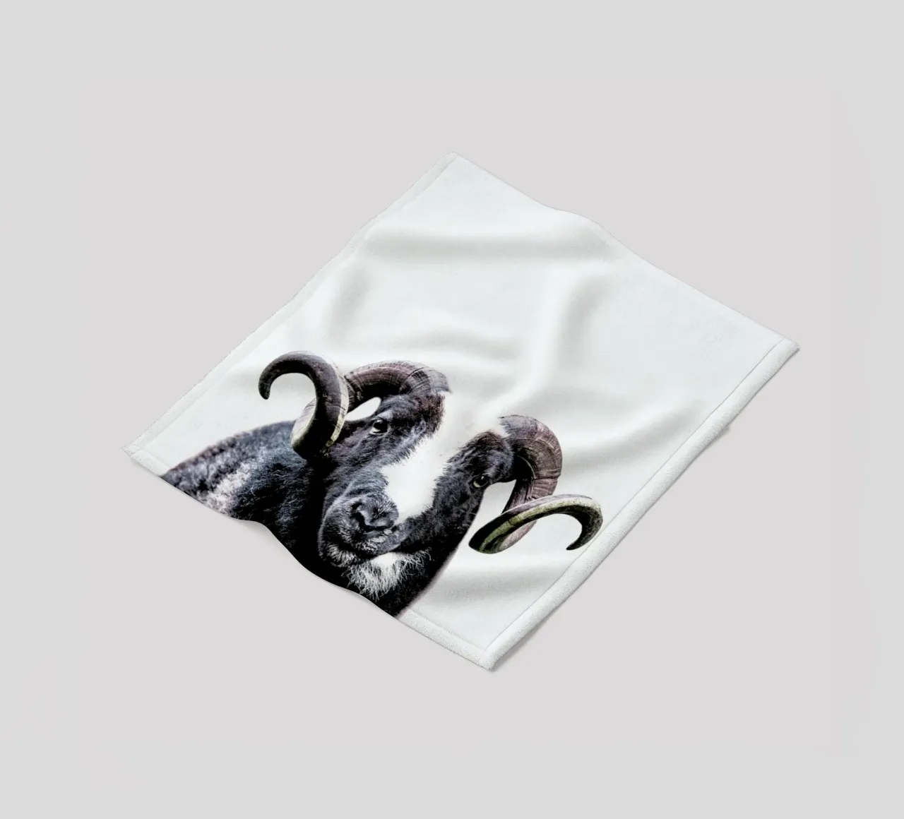 R.A.M coperta in pile da Victoria Frost