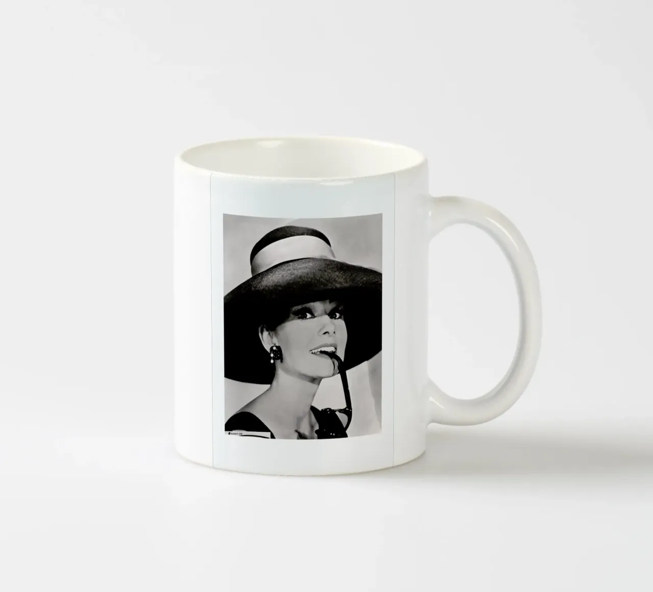 Audrey Hepburn tazza in ceramica da Gallery Print and Art Limited