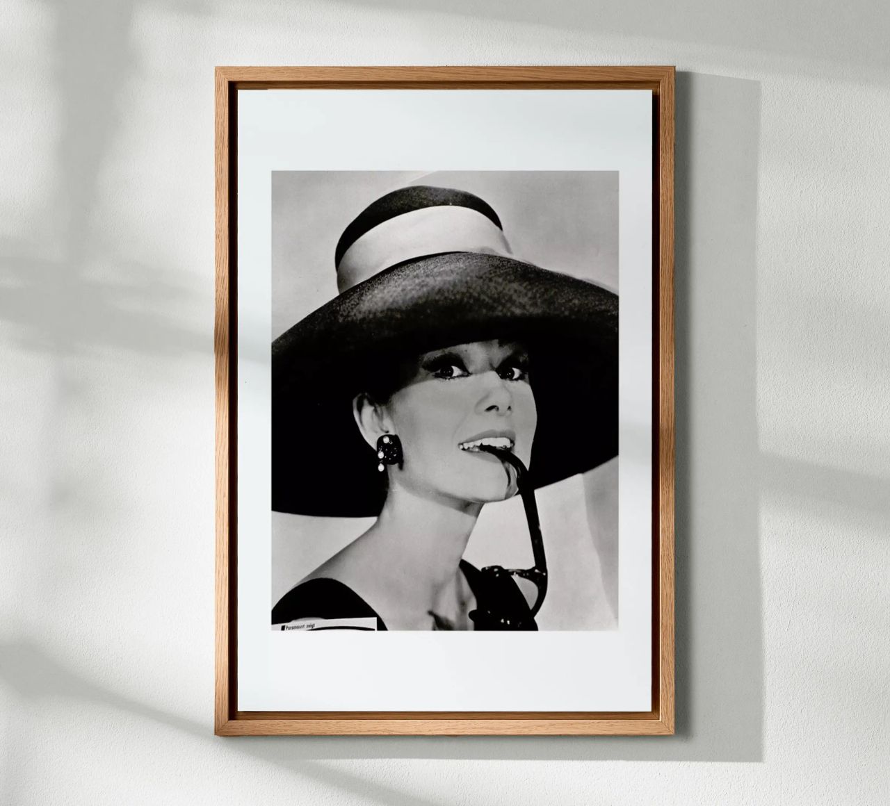 Audrey Hepburn Leinwand von Gallery Print and Art Limited
