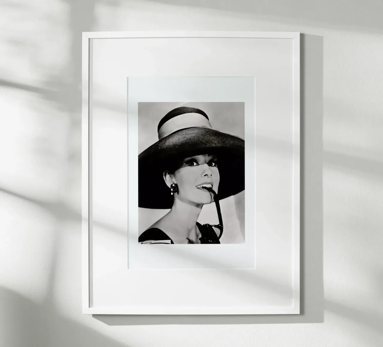 Audrey Hepburn poster da Gallery Print and Art Limited