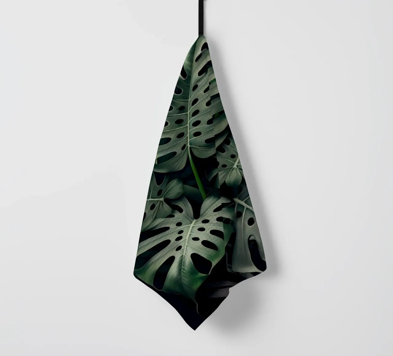 Monstera in Olive Geschirrtuch von Mikesell