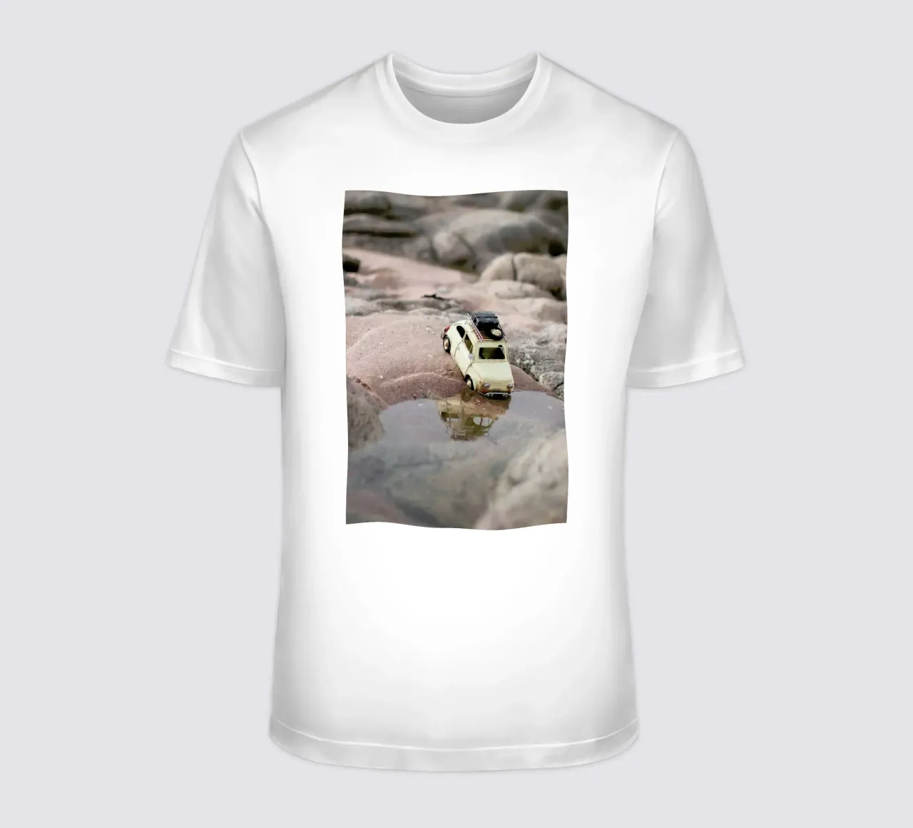 The Little Adventurer II t-shirt da Ingrid Beddoes