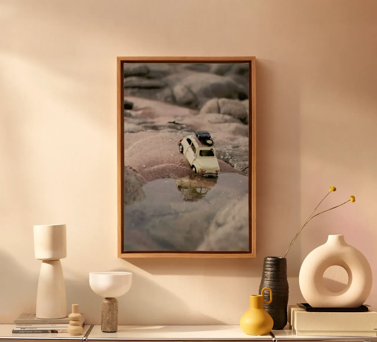 The Little Adventurer II canvas met Baklijst van Ingrid Beddoes