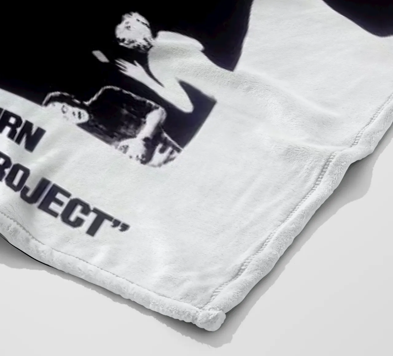 ‘The Internecine Project’ Retro Movie Poster coperta in pile da Gallery Print and Art Limited
