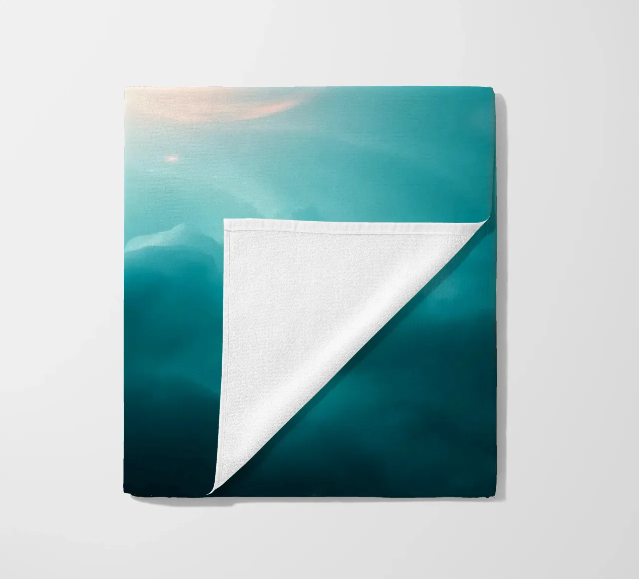 Il design astratto e vorticoso con colori tenui crea un'atmosfera mistica. telo mare da DesignDoodle