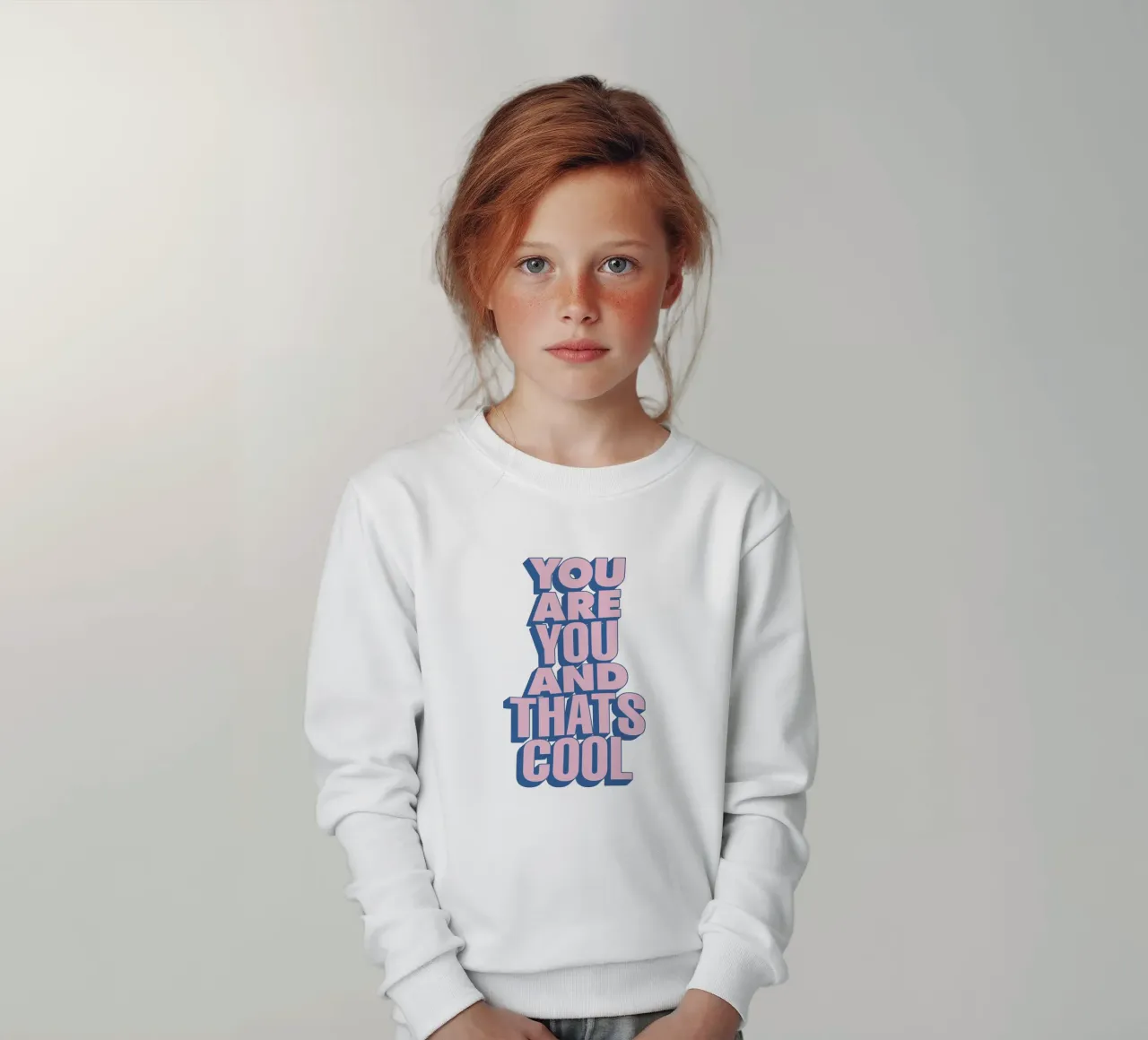 Tu sei tu e questo è bello Moderna positività Amore per se stessi felpa bambino da THE MOTIVATED TYPE