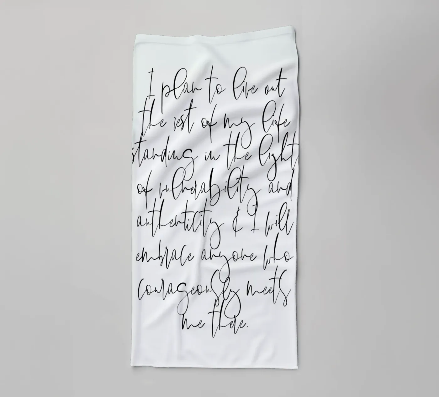 Authenticity Handtuch von Honeymoon Hotel