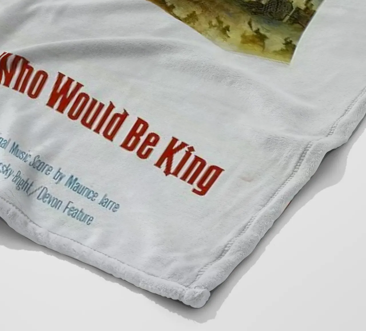 ‘The Man Who Would Be King’ Retro Movie Poster coperta in pile da Gallery Print and Art Limited