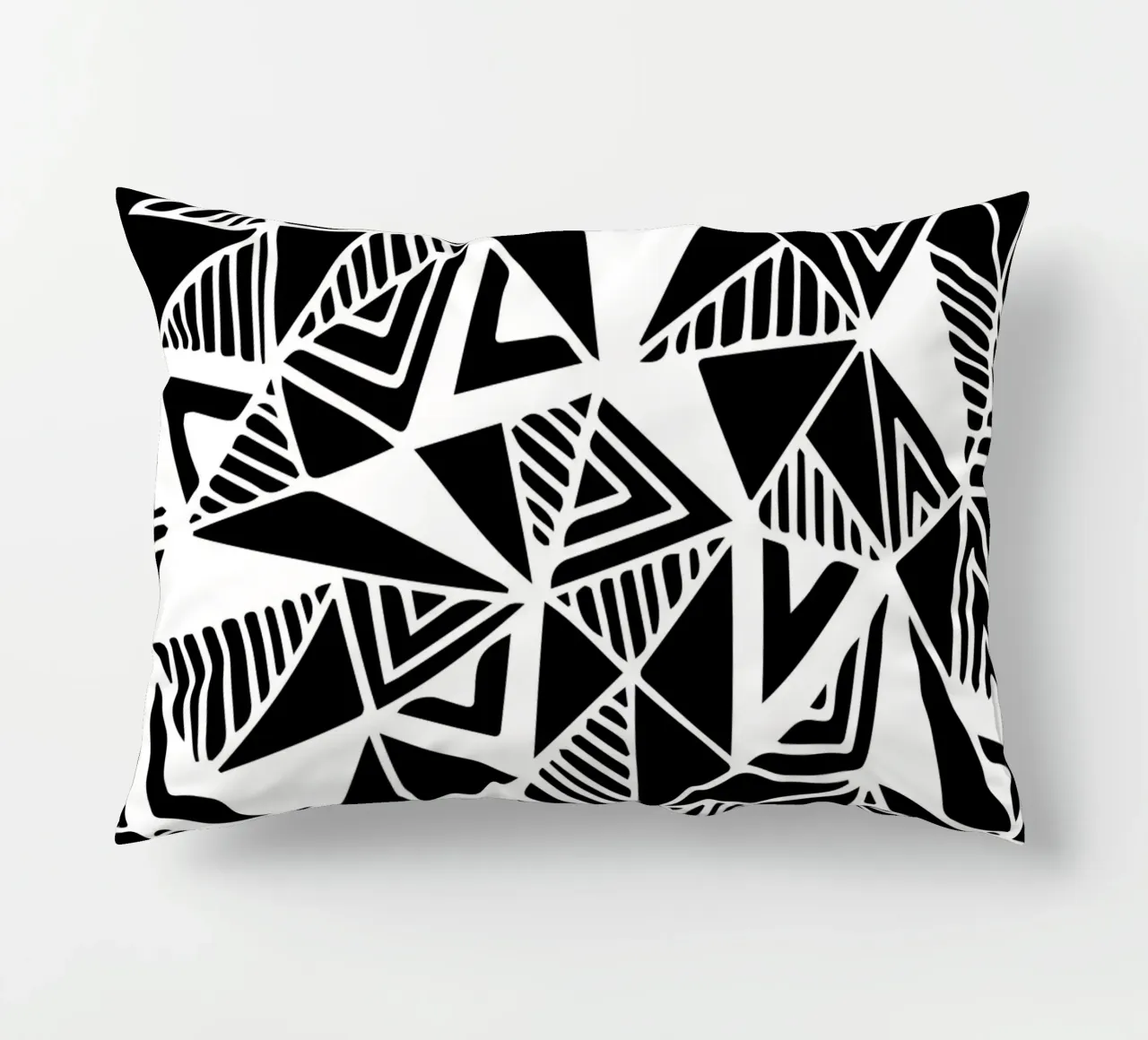 Jazzy Triangles Pattern cuscino da Kim Hubball Studio