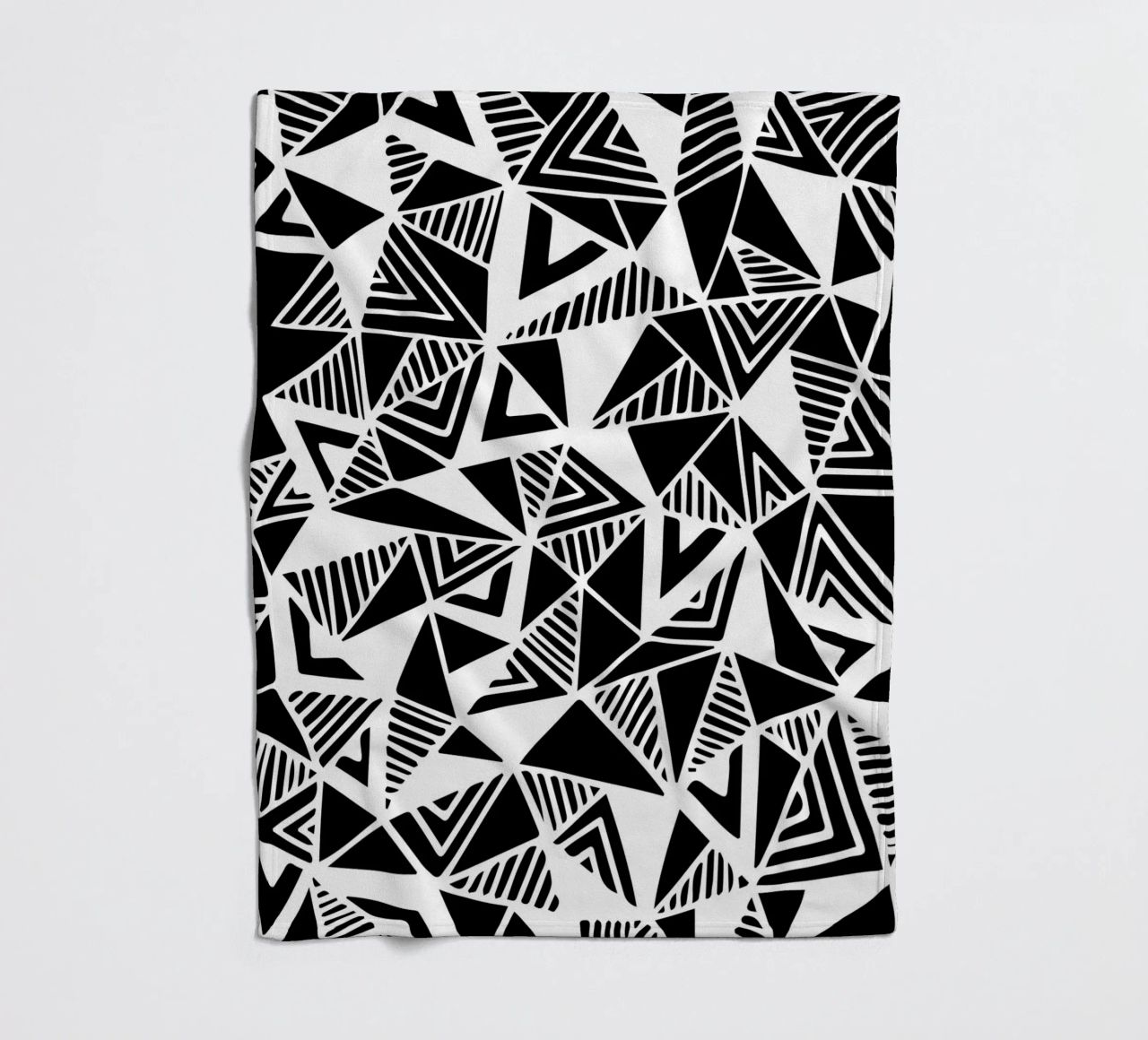 Jazzy Triangles Pattern coperta in pile da Kim Hubball Studio