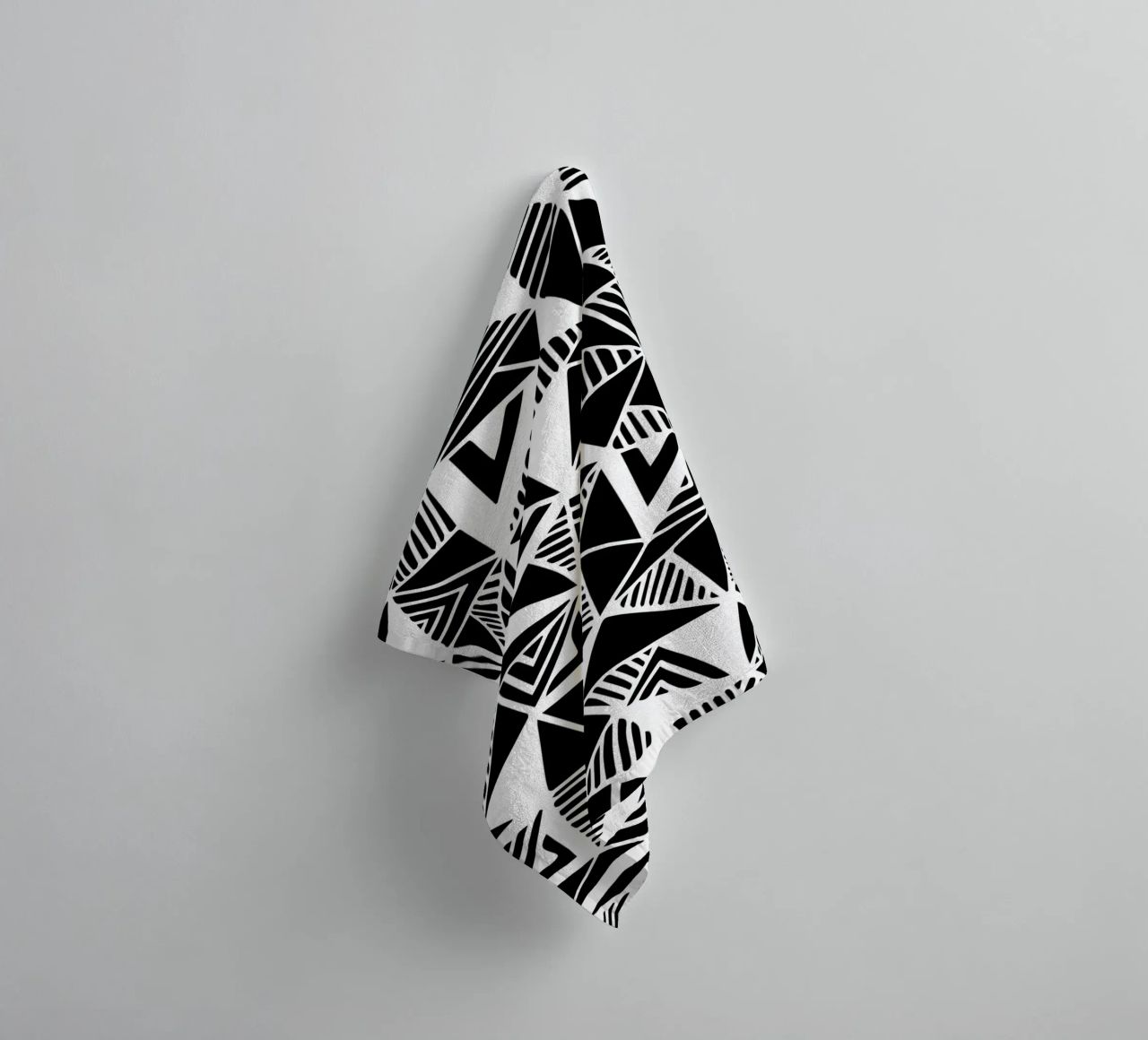 Jazzy Triangles Pattern asciugamano da bagno da Kim Hubball Studio