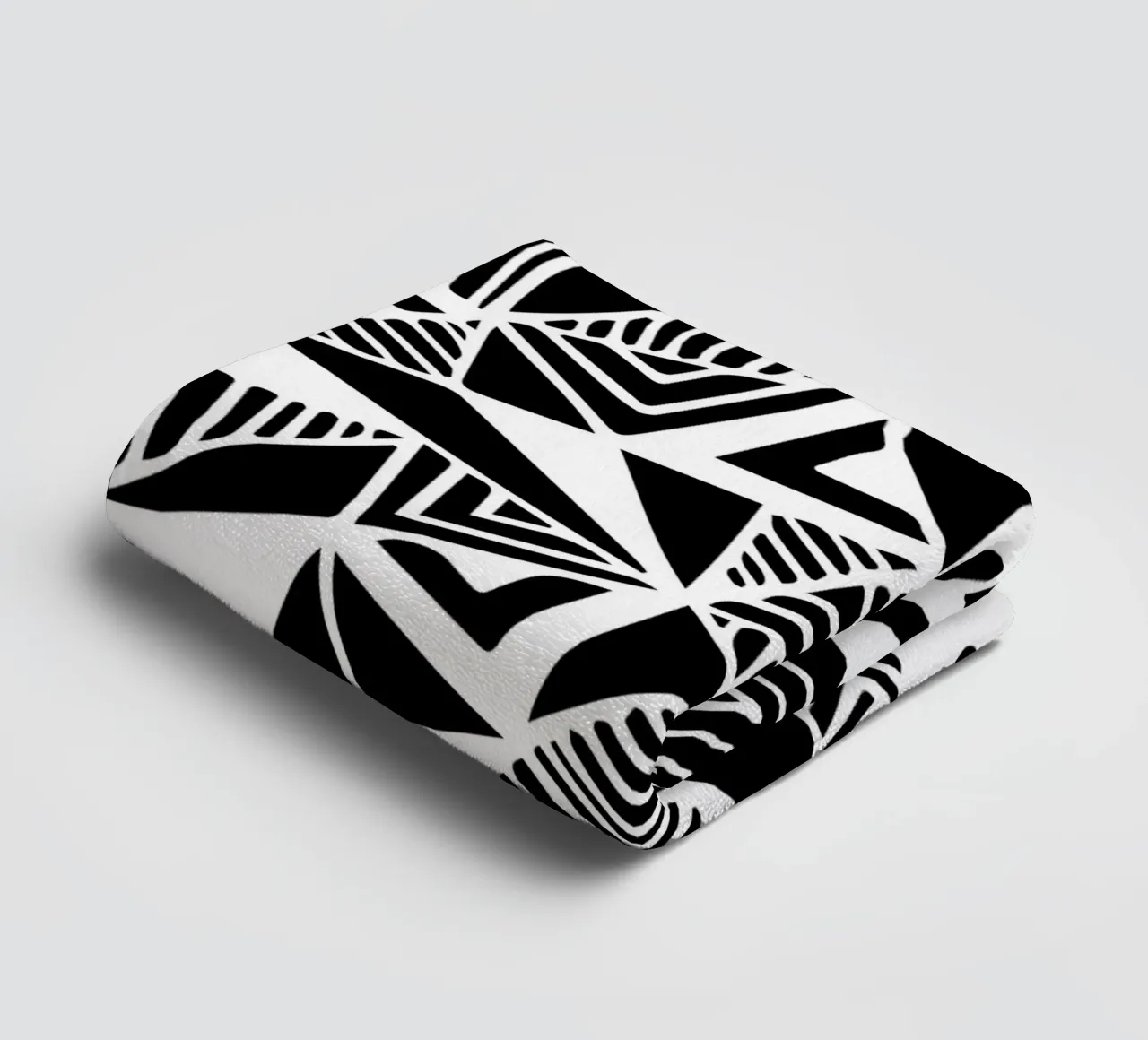 Jazzy driehoeken patroon badhanddoek van Kim Hubball Studio