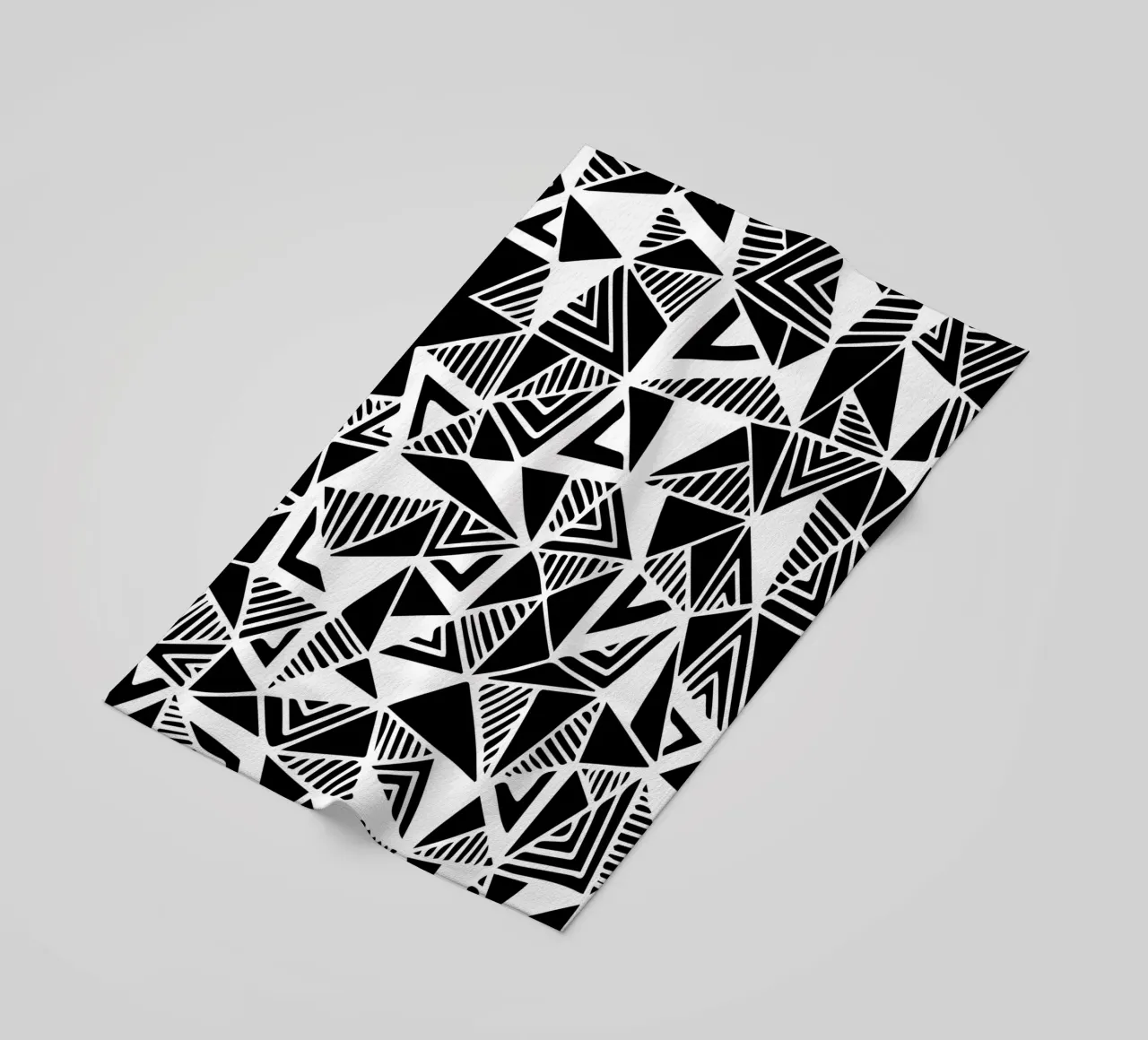 Jazzy Triangles Pattern telo mare da Kim Hubball Studio