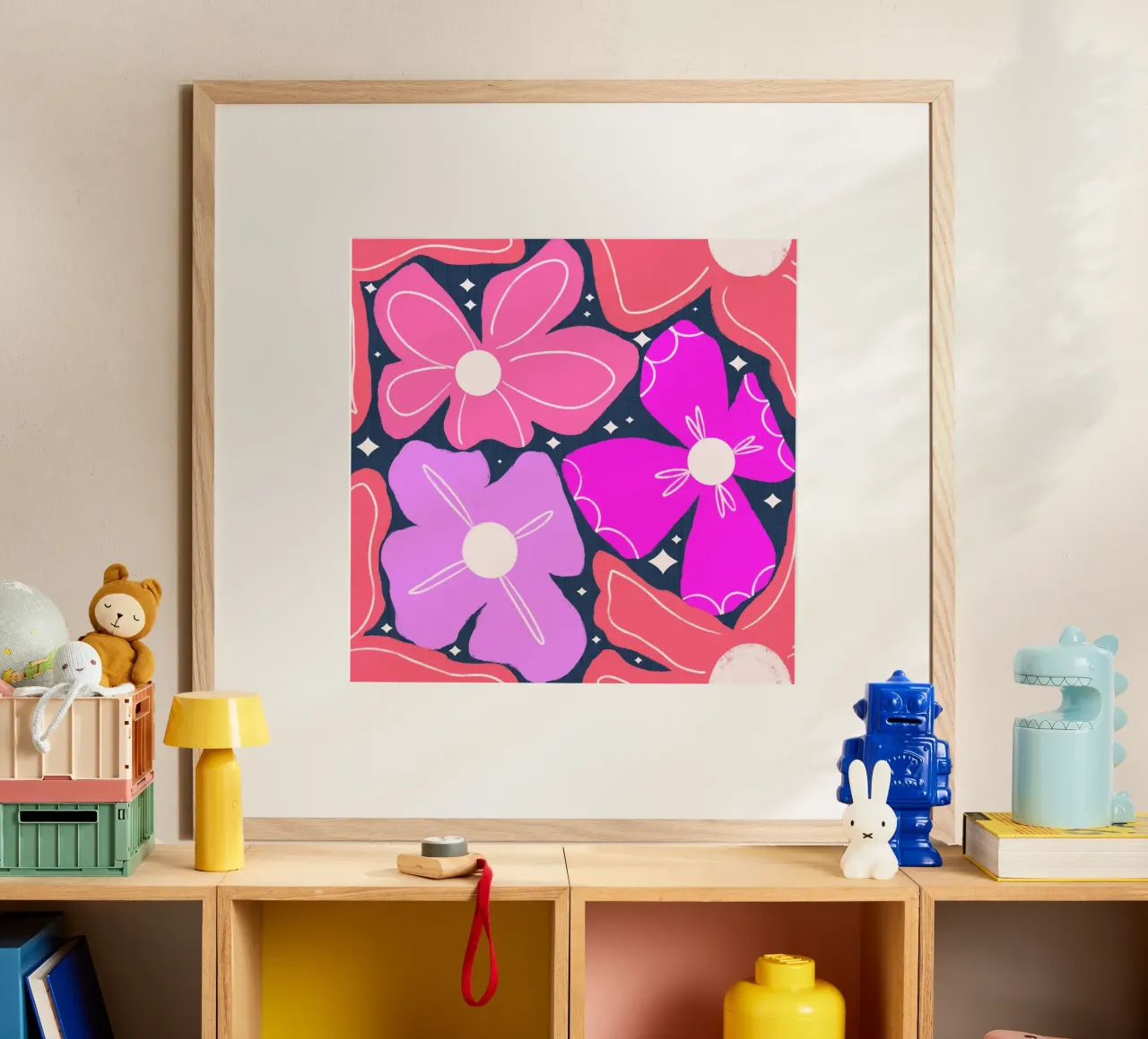 Groovy Petal Retro Garden Floral Pink - Audace modello Mid-Century Mod poster con telaio in plastica da susanacosta