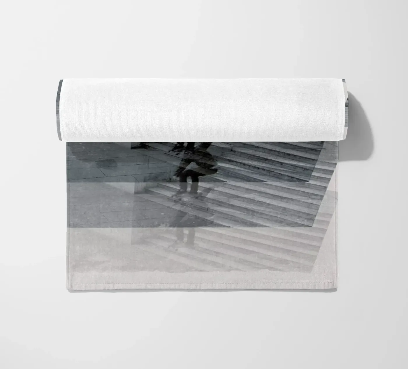 Skate repeat Strandtuch von 121 Creatives