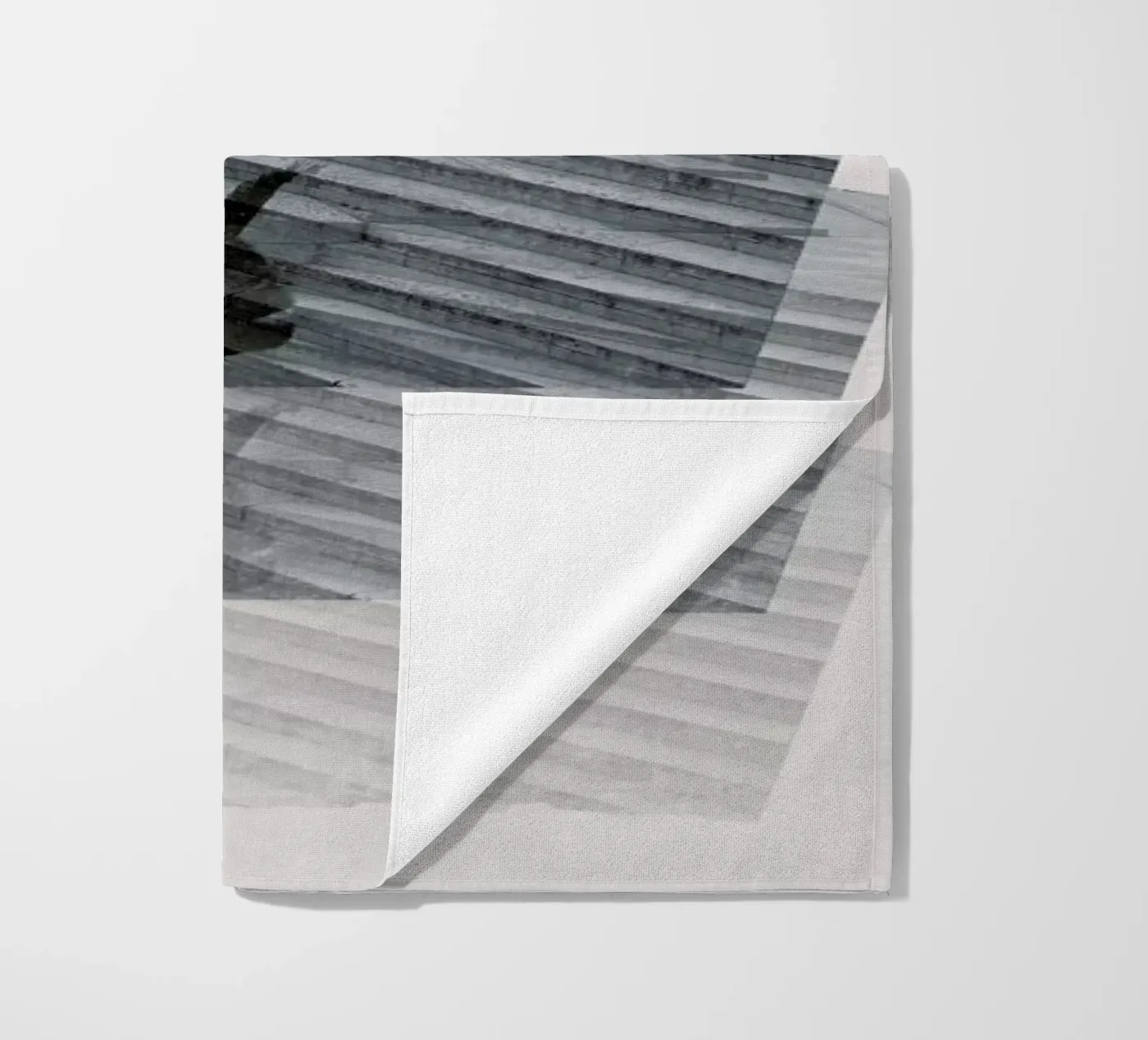 Skate repeat Strandtuch von 121 Creatives