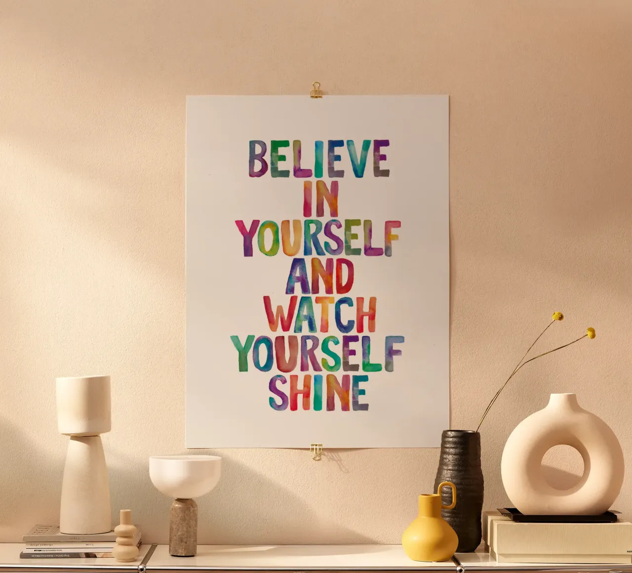 Glaube an dich selbst und sieh zu, wie du leuchtest Regenbogenbuchstaben Hahnemühle von THE MOTIVATED TYPE