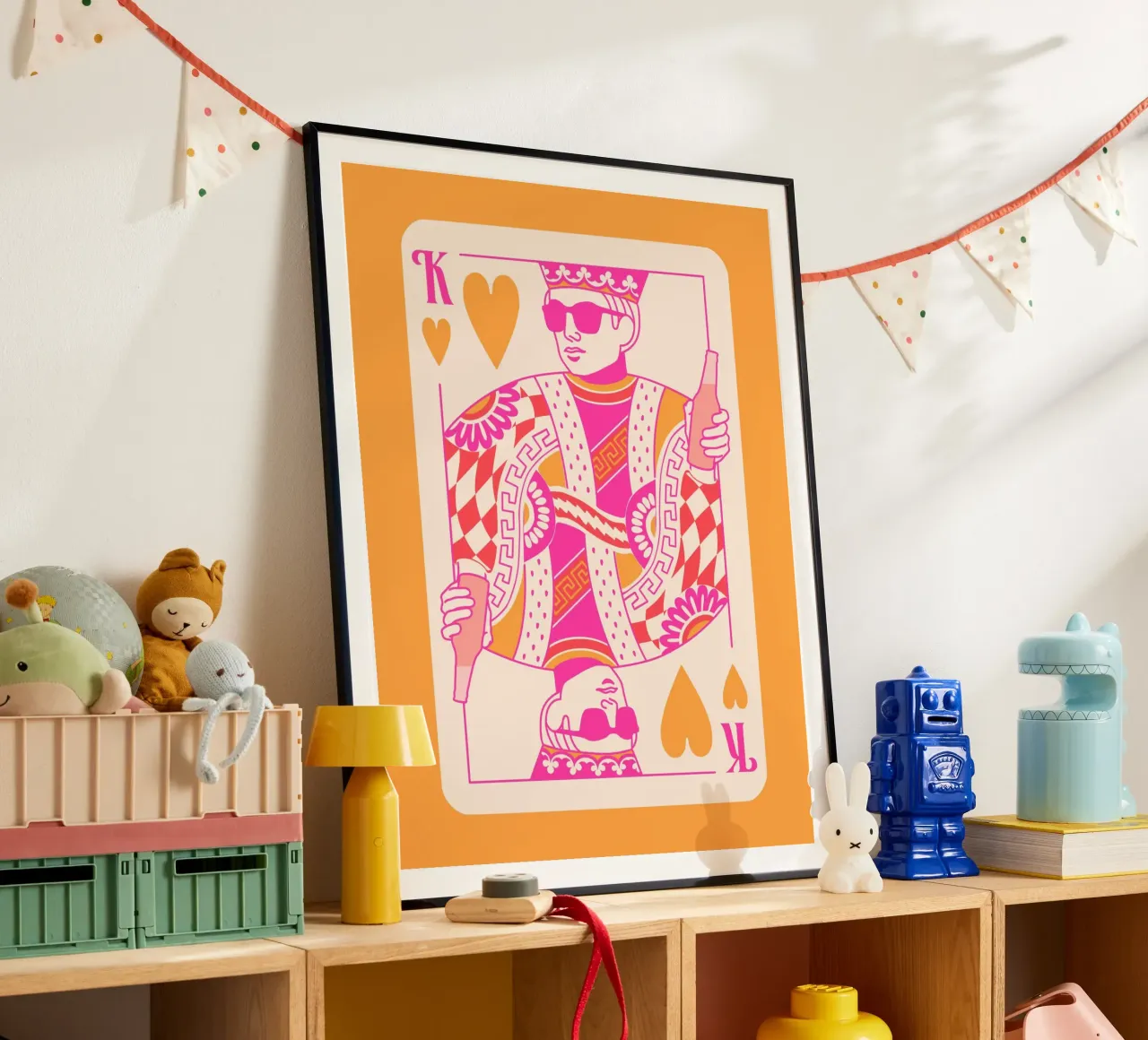 Re dei cocktail - Rosa e arancio poster con telaio in legno da Peaches Art Prints