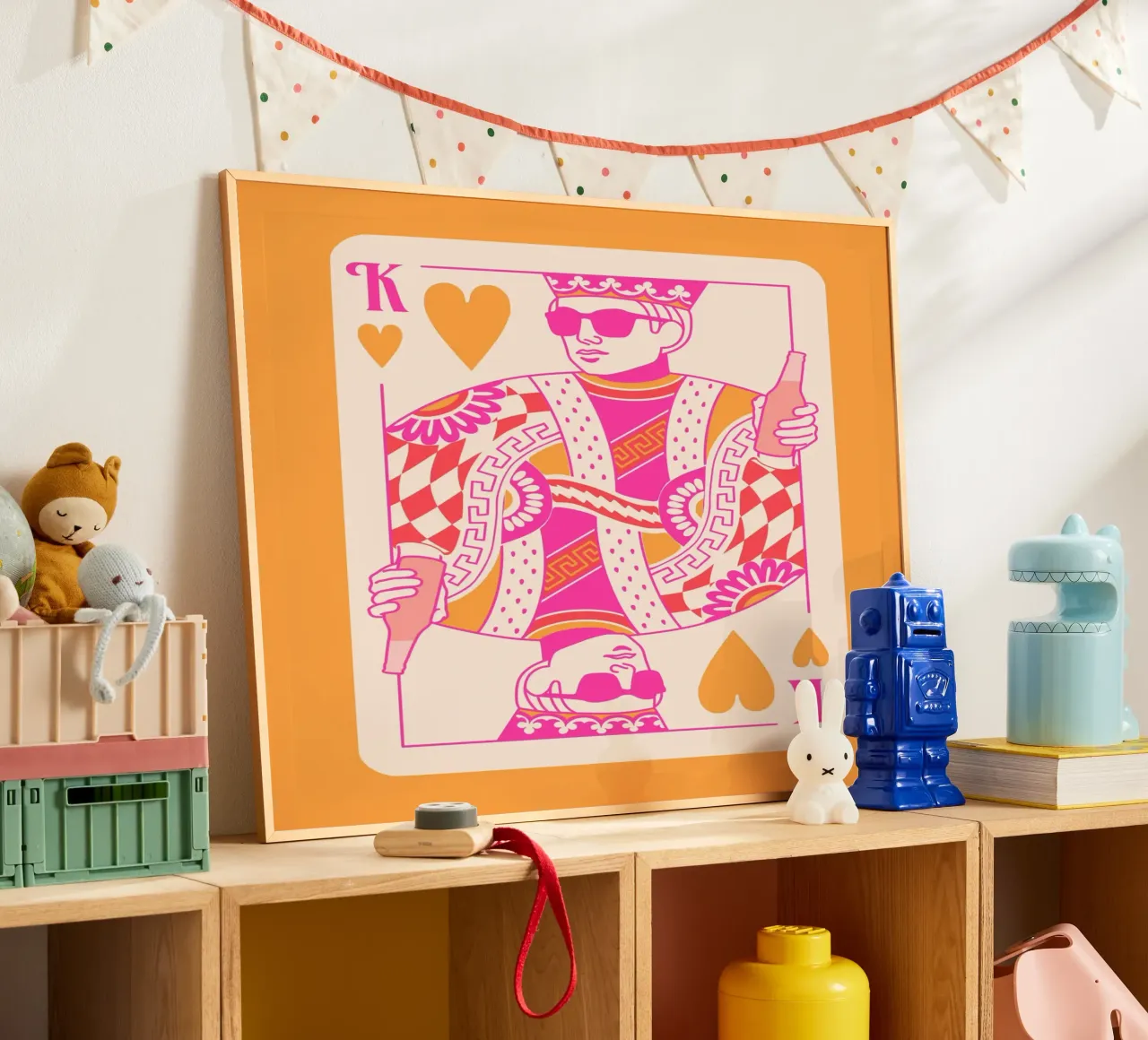 Re dei cocktail - Rosa e arancio poster con telaio in legno da Peaches Art Prints
