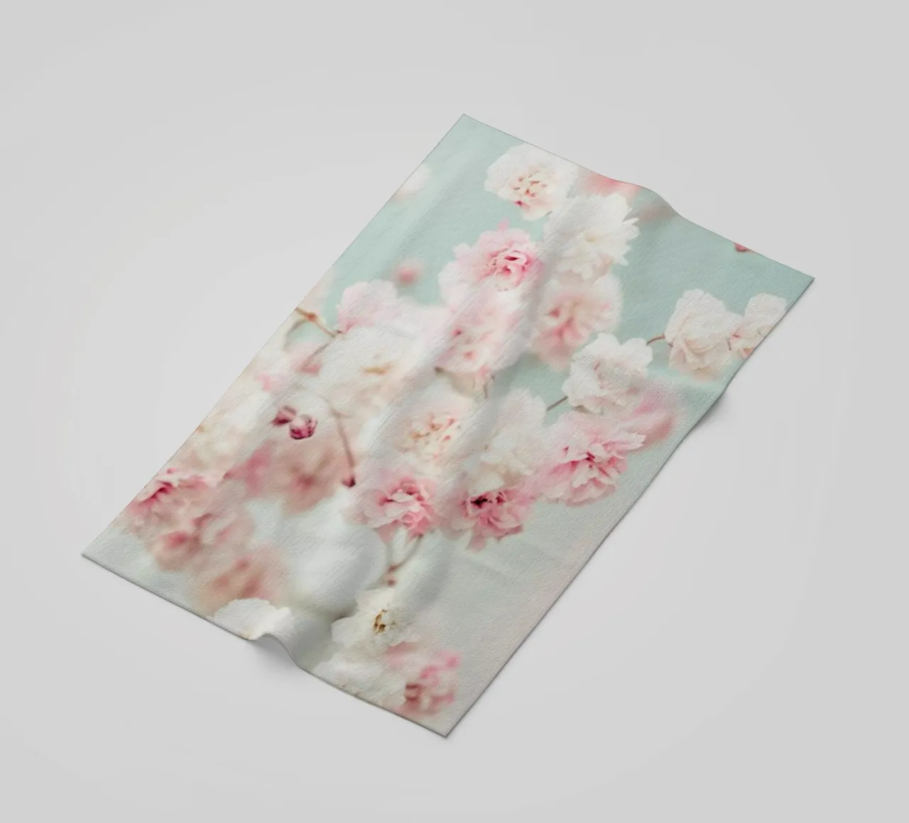 Pink Blush Gypsophila strandhanddoek van Ingrid Beddoes