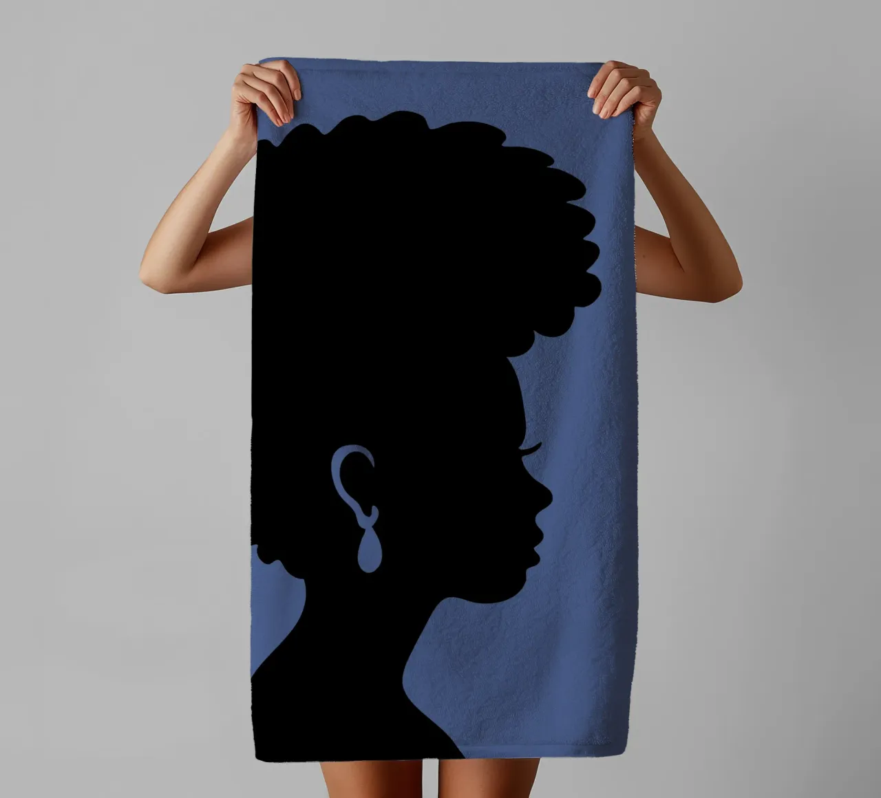 Earring Silhouette asciugamano da bagno da LisaArtes