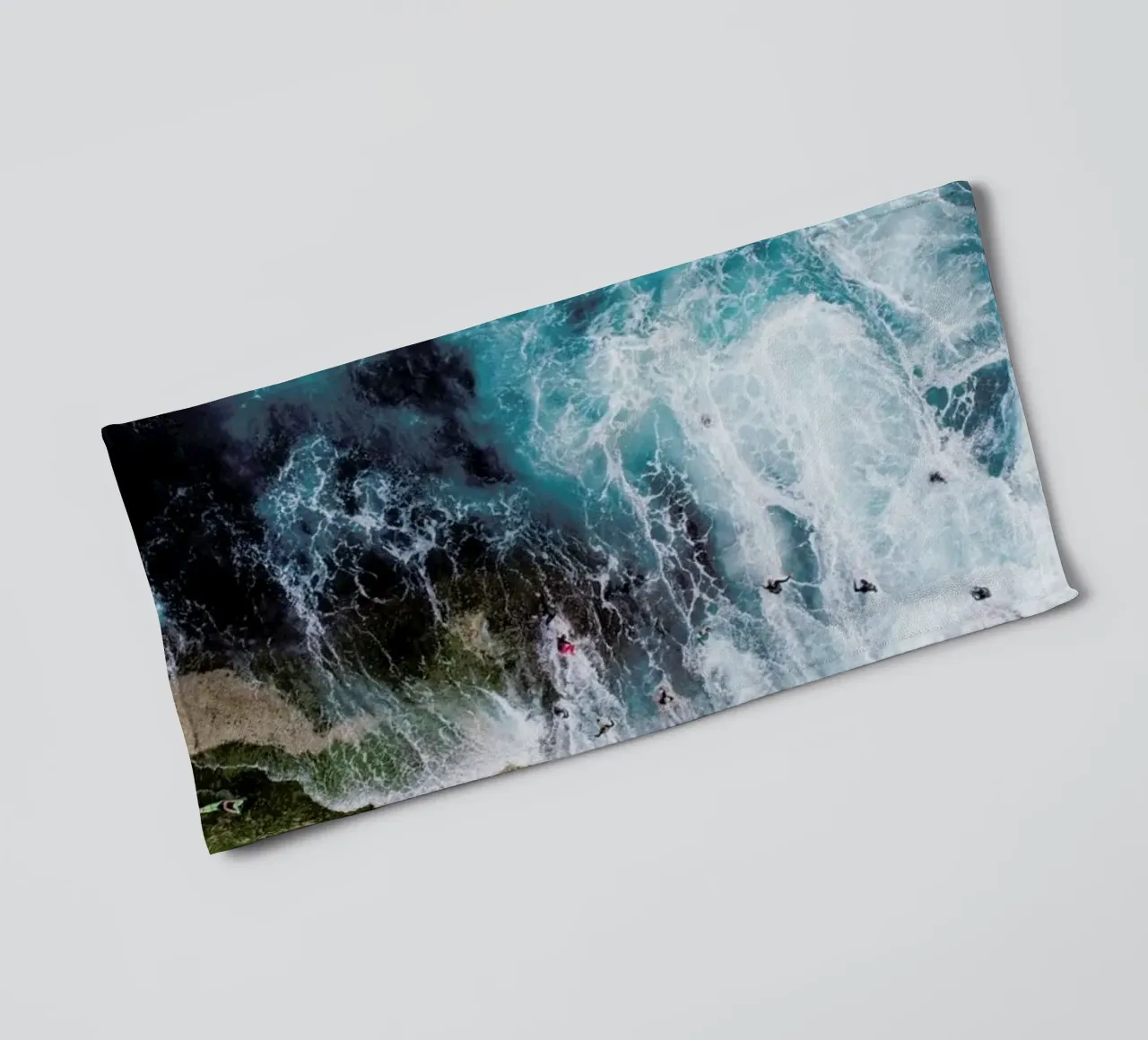 Beauty by @itchbanxstock towel by EyeEm Mobile GmbH