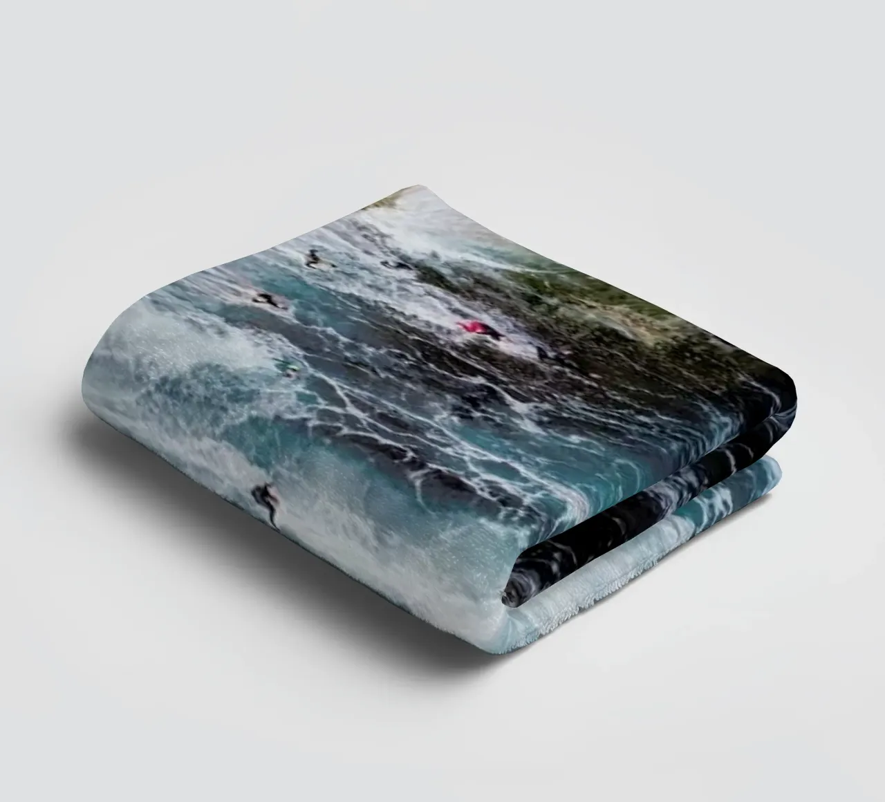 Beauty by @itchbanxstock towel by EyeEm Mobile GmbH