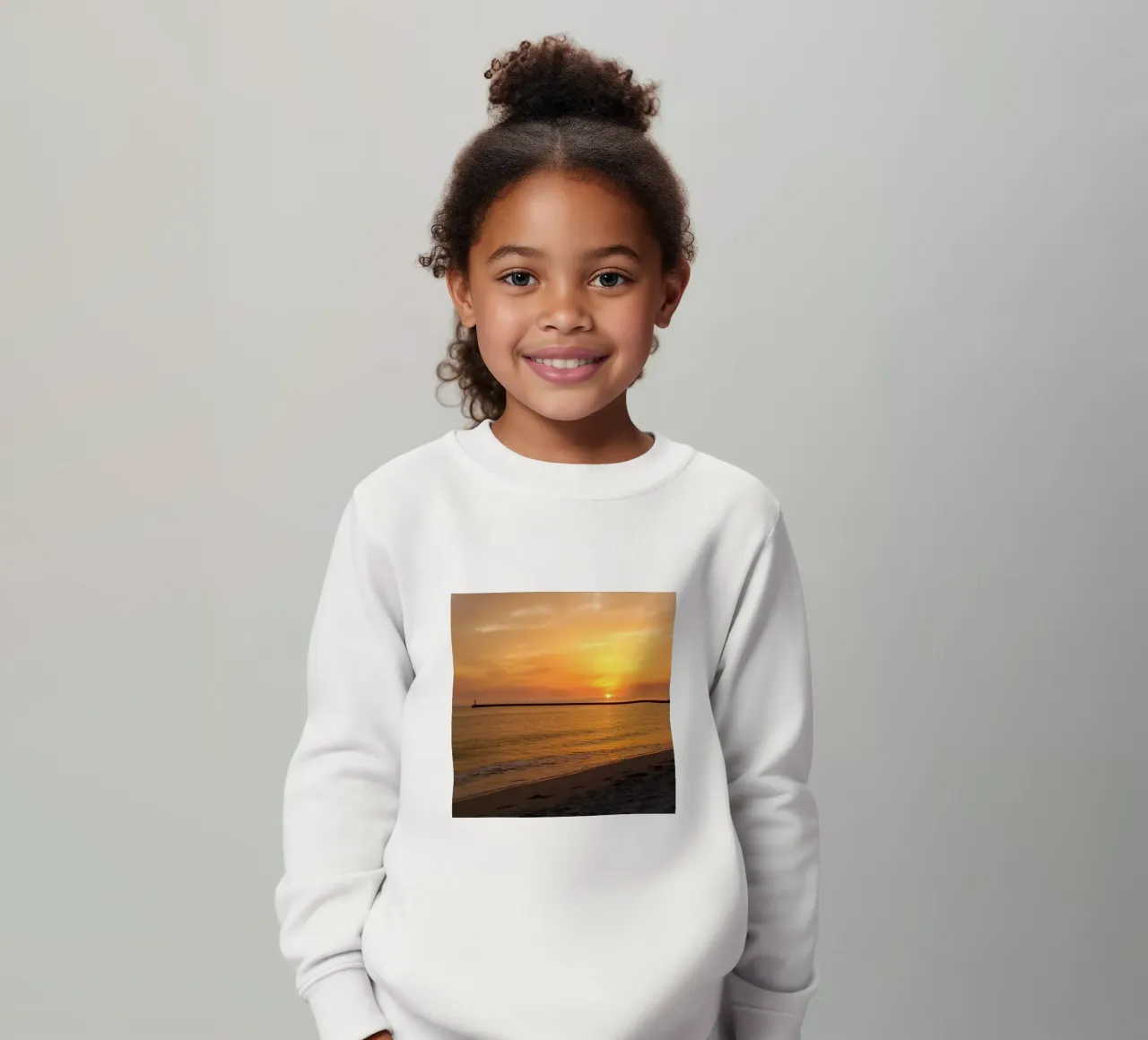 Warm sunset kids sweatshirt by Teresa André