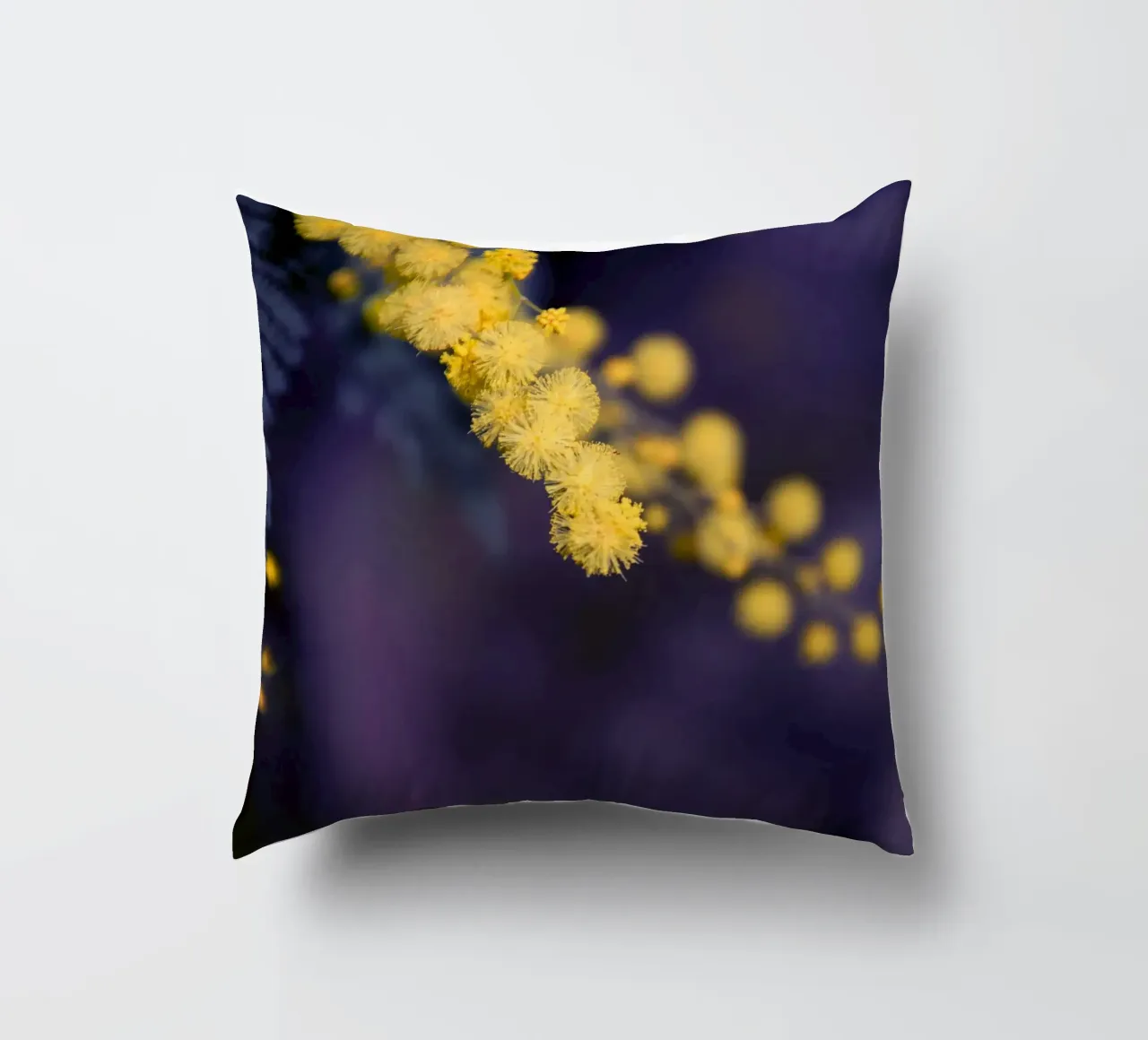 Fiore di mimosa di notte cuscino da Teresa André