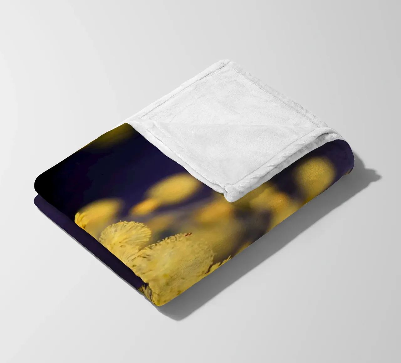 Fiore di mimosa di notte coperta in pile da Teresa André