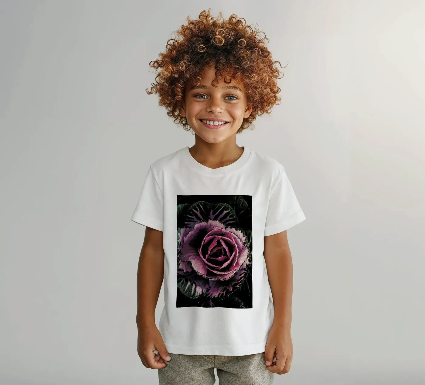 Pink Rosette t-shirt bambini da Ingrid Beddoes