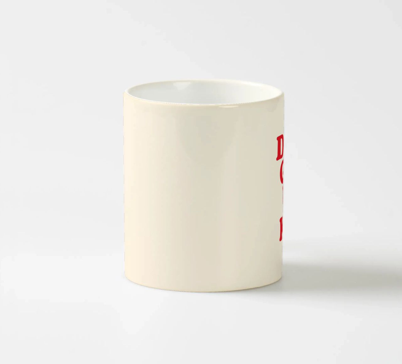 Non arrenderti ragazzo tazza in ceramica da THE MOTIVATED TYPE