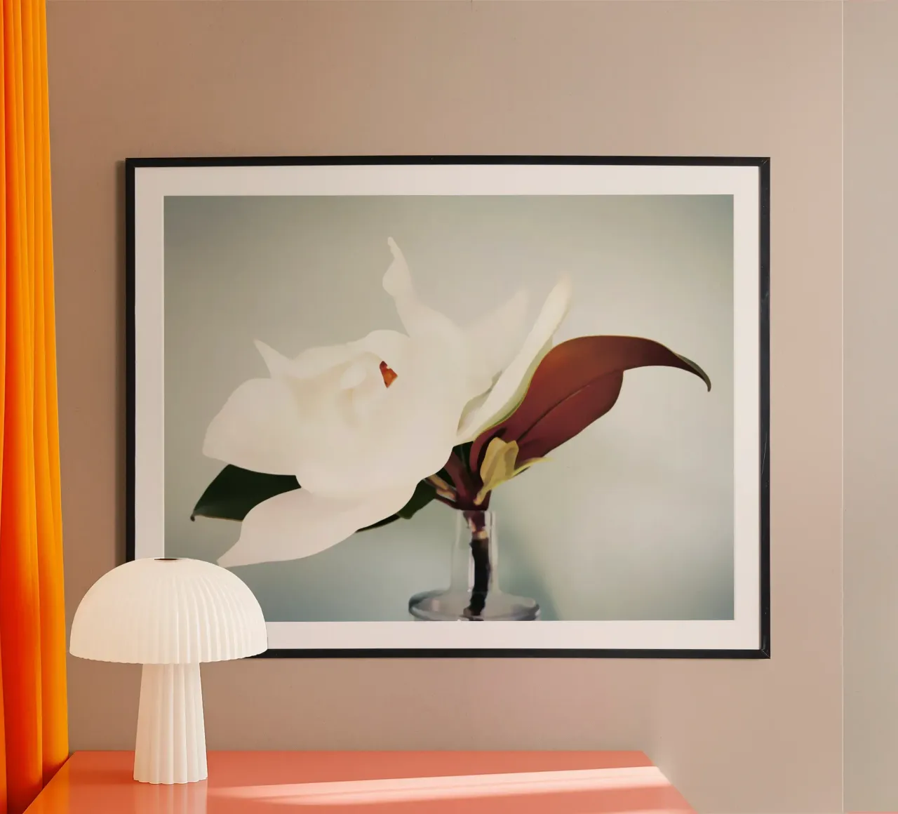 Magnolia Flower poster con telaio in plastica da Angelo Cerantola
