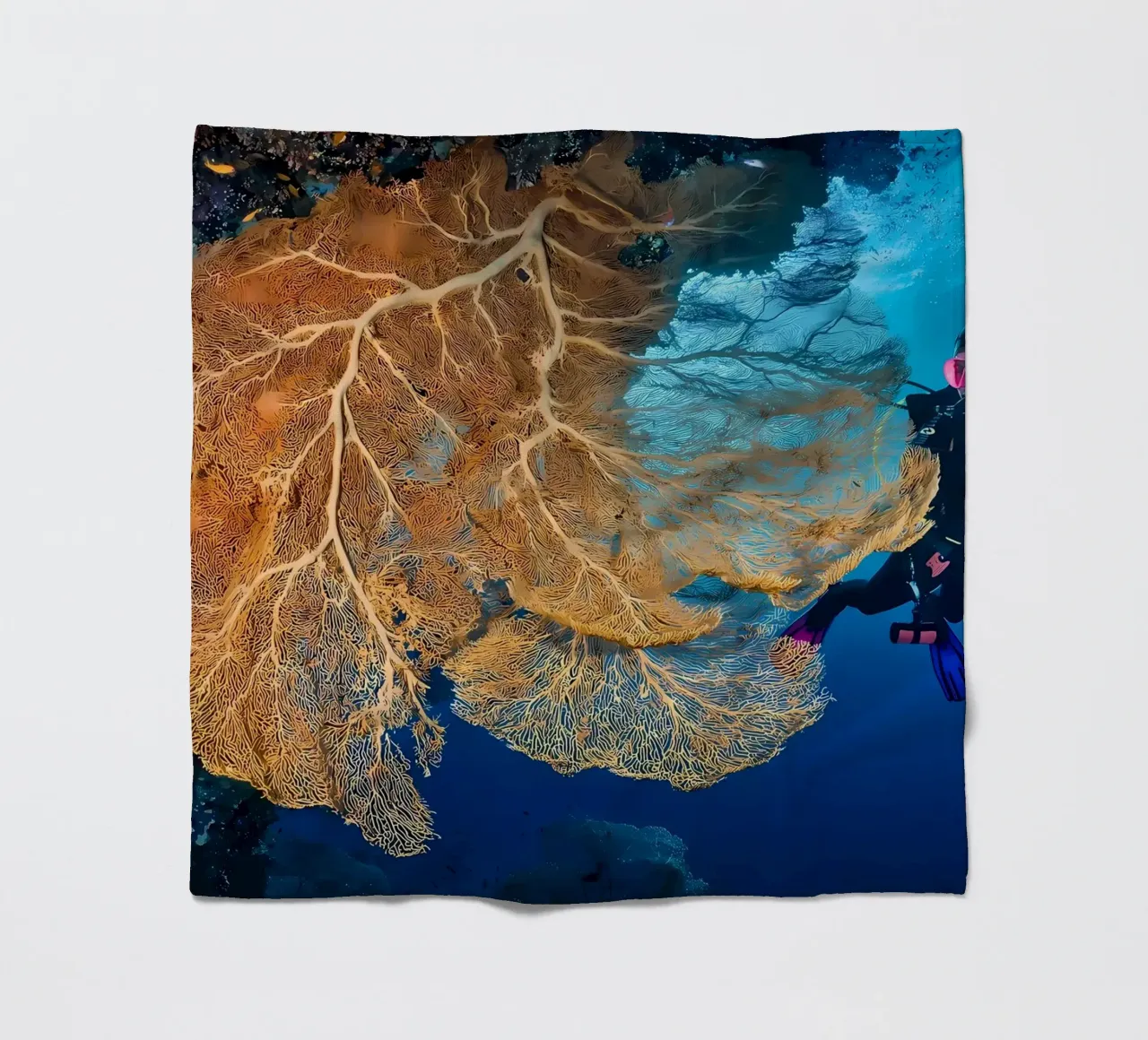 Silhouette di immersione subacquea coperta in pile da Eames