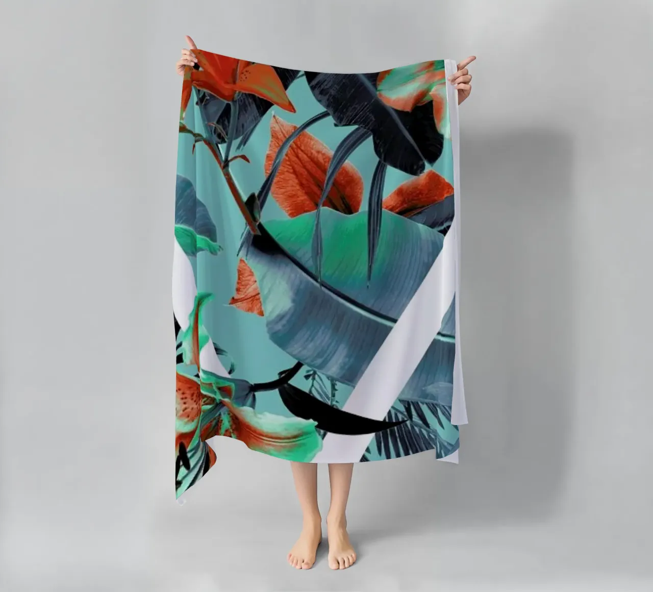 Triflo beach towel by Ali Gulec